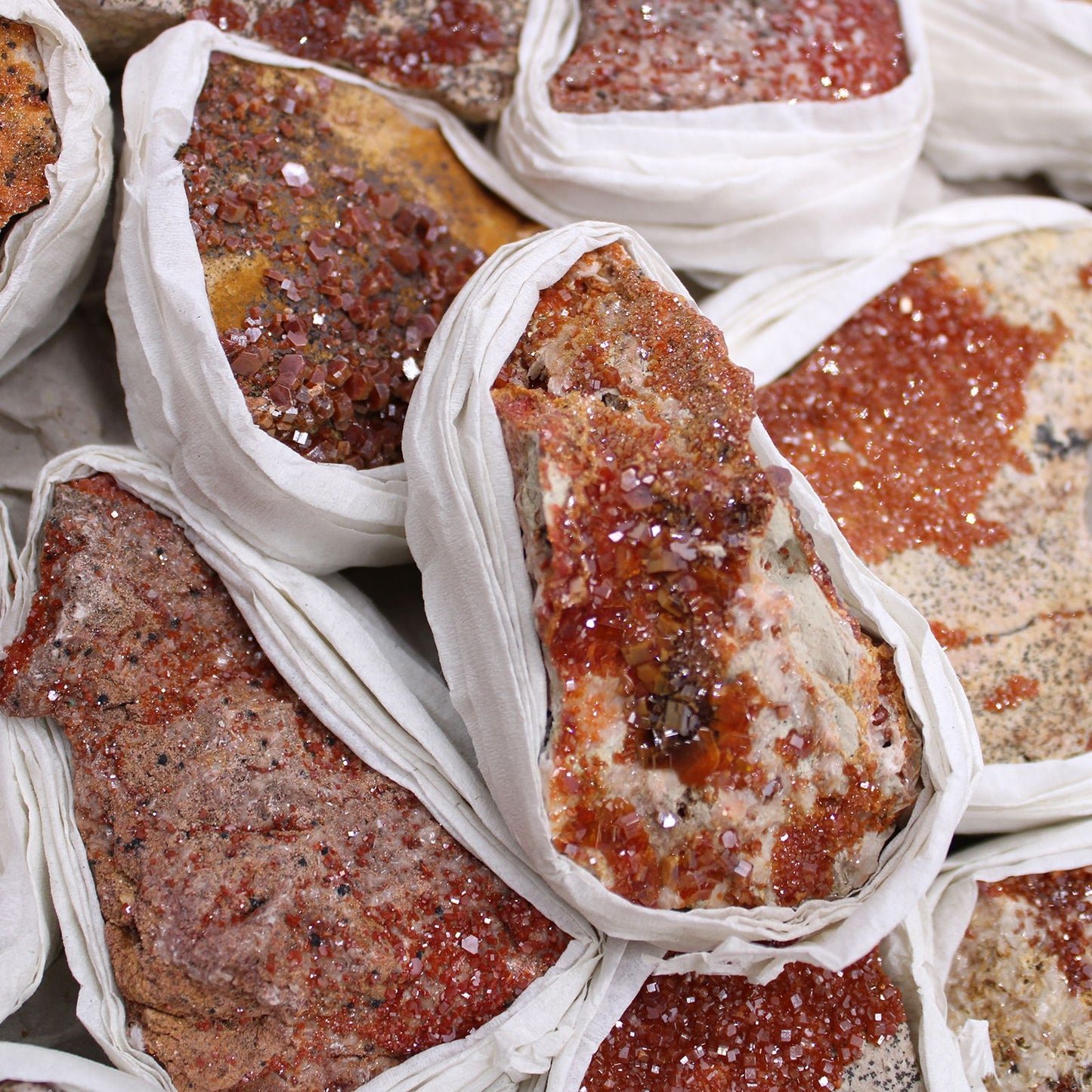 Vanadinit-Kristall-Set mit 20 Sammlerstücken – Natürliche Energie & Meditation