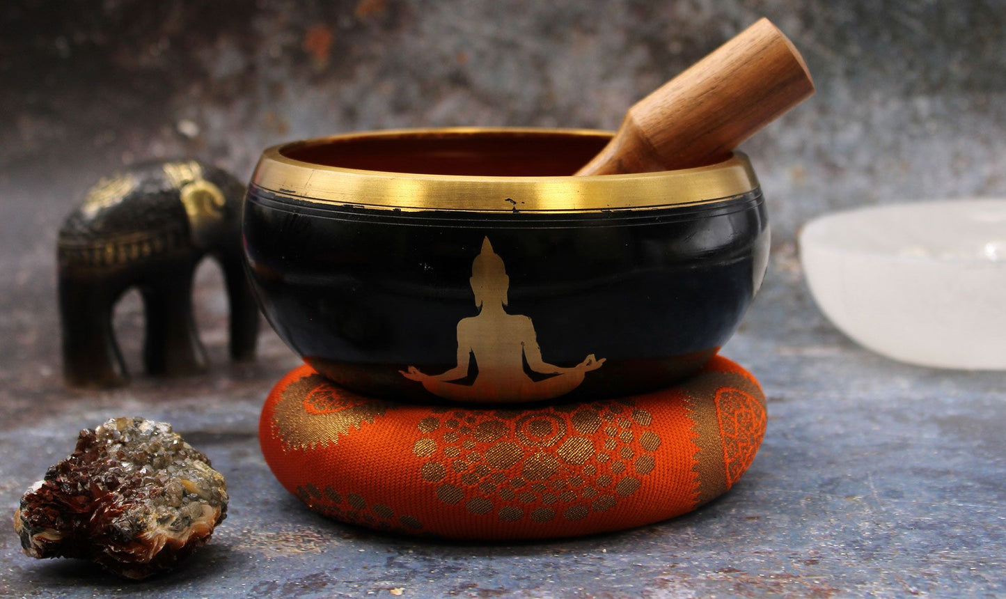 Klangschalen-Set Buddha in Schwarz-Orange, 14 cm (2-tlg.) – Handgefertigt aus Messing