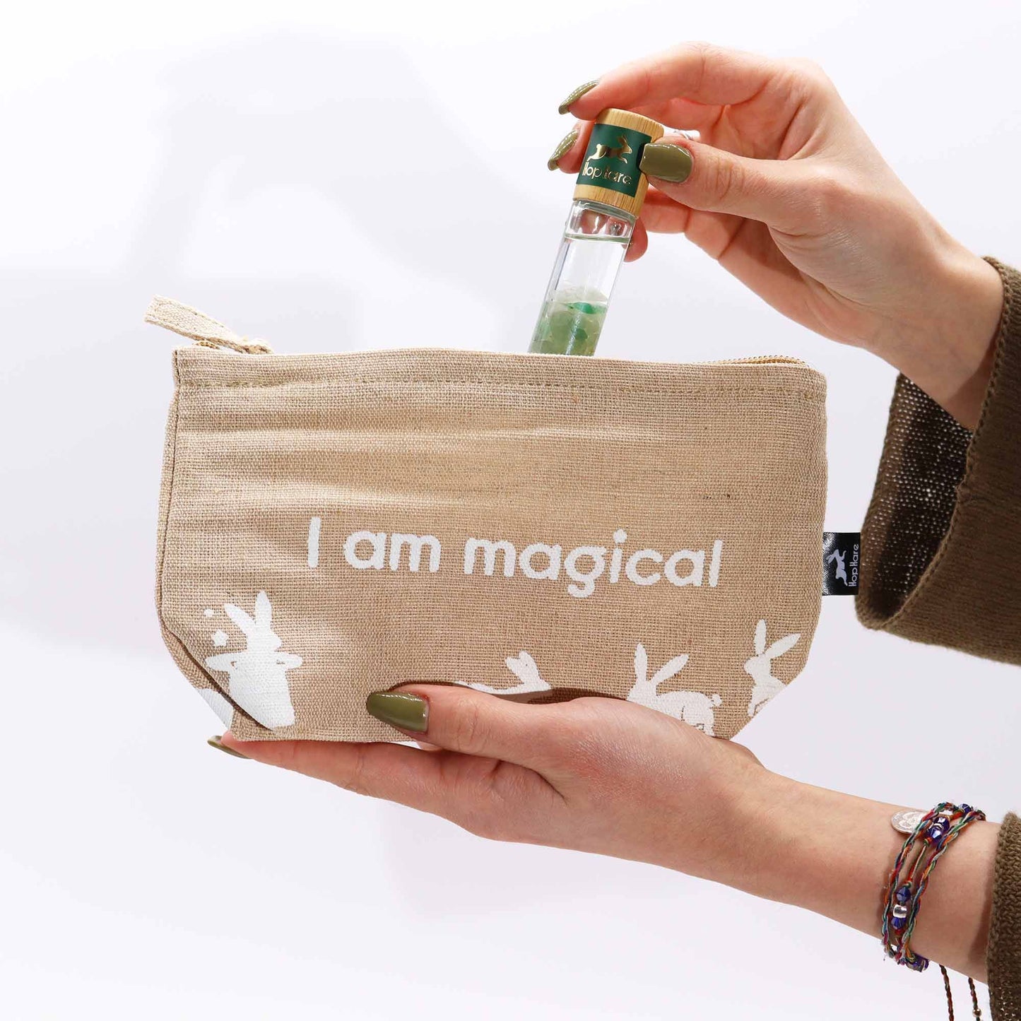 Hop Hare Pouch - Ich bin magisch, stark & mutig | Jutebeutel mit Affirmationen