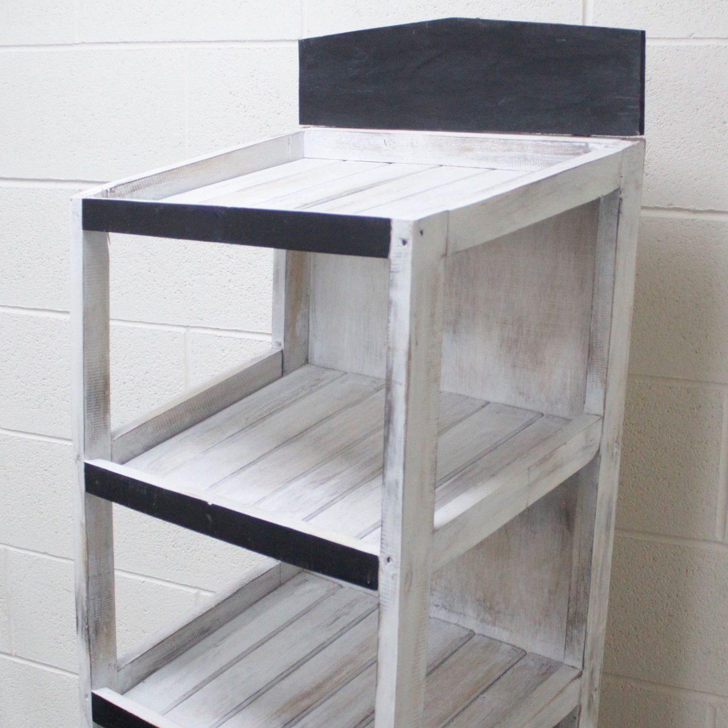 Zenith Badebomben-Regal in Naturweiß | Stilvolle Präsentation aus Albesia-Holz