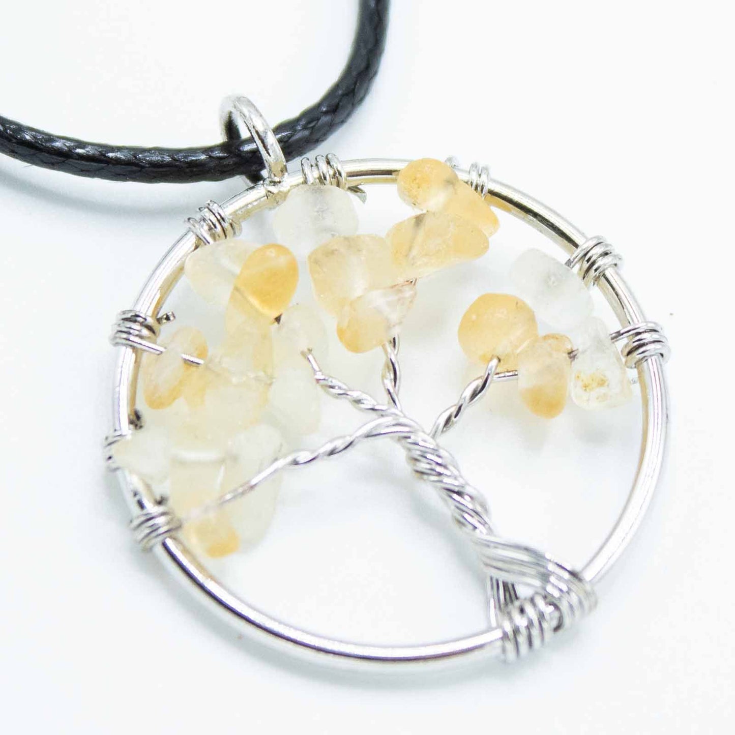 Lebensbaum-Anhänger aus Karneol – Handgefertigter Talisman mit Lederband