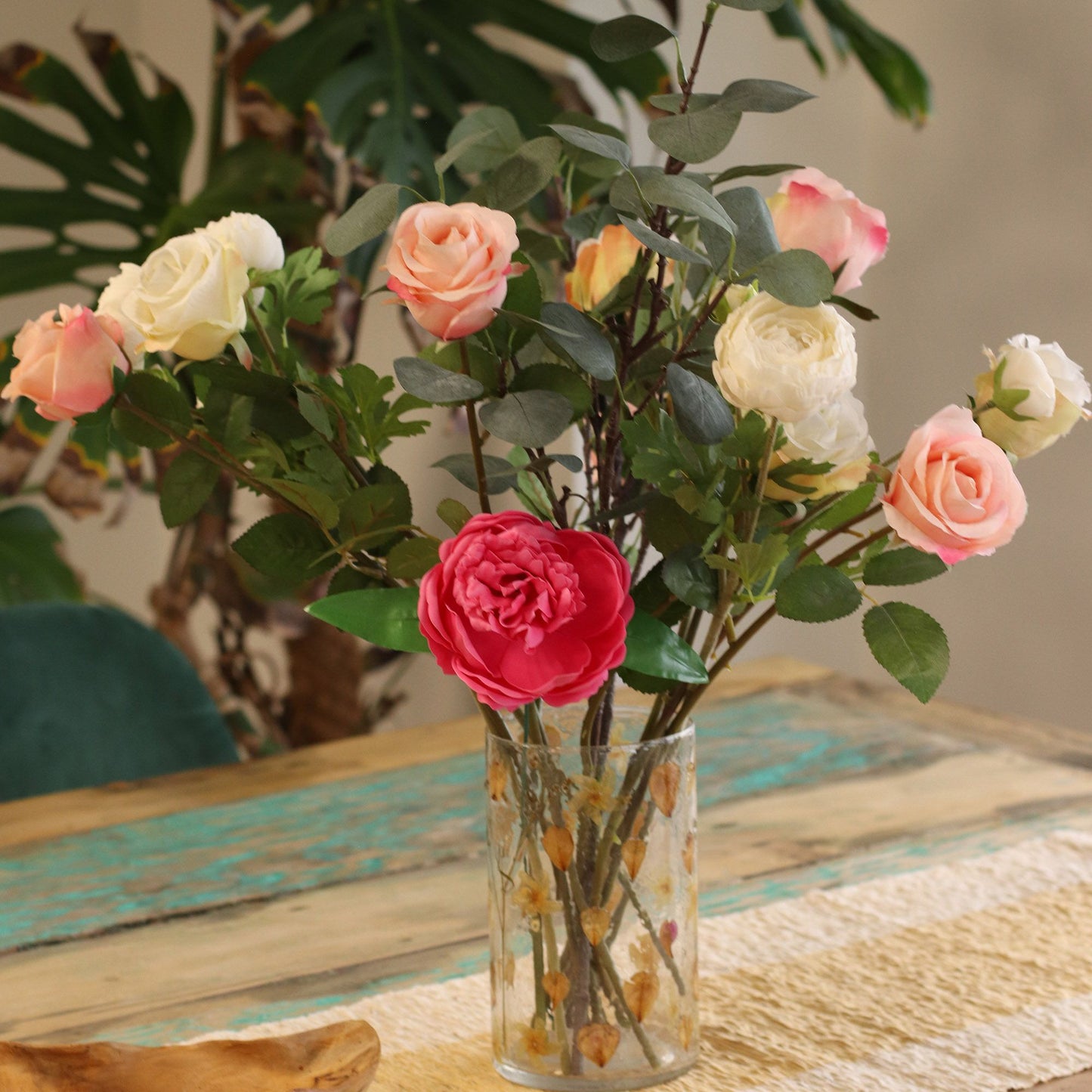 Hoher Kerzenhalter 'Rose' – Natürliches Lichtspiel aus recyceltem Glas