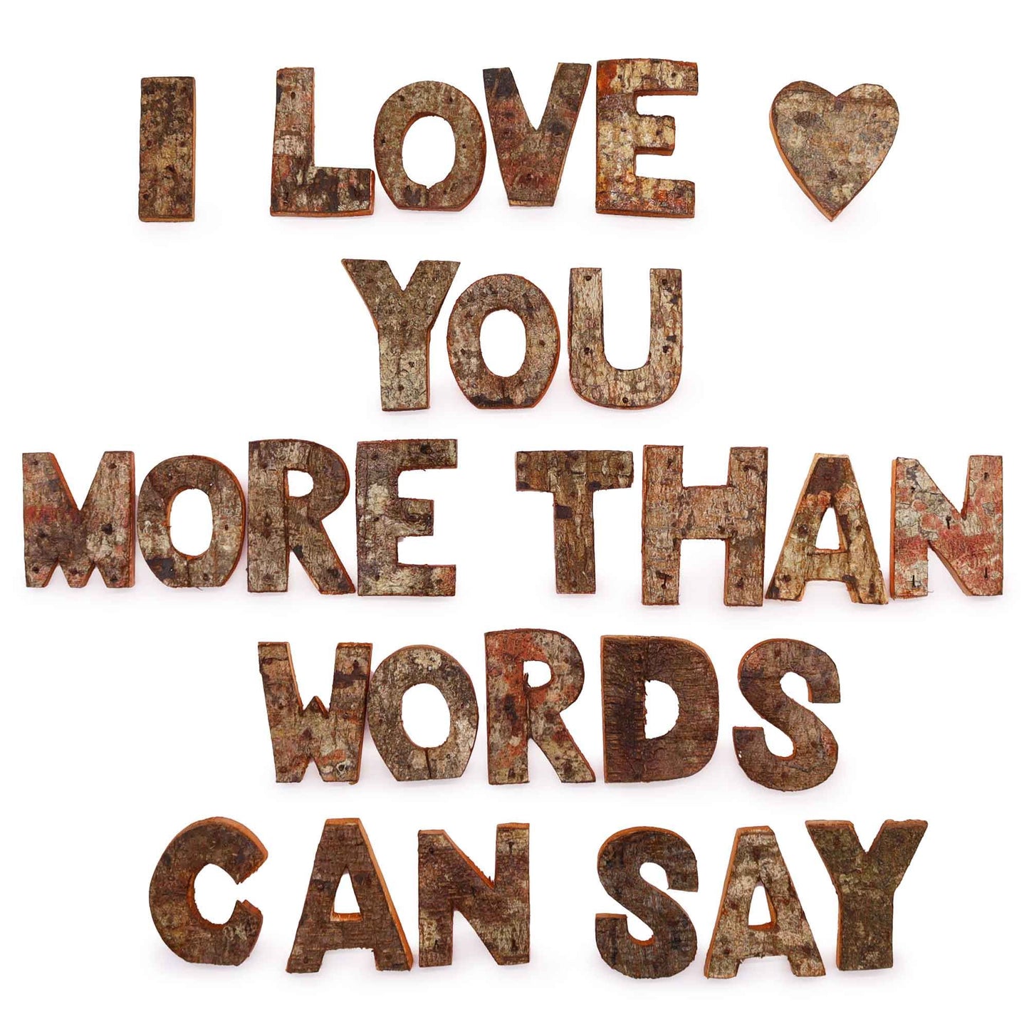 LOVE Buchstaben-Set aus Albasia-Holz mit rustikaler Rinde und Farbakzenten