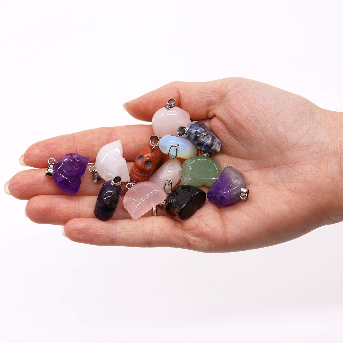 Set mit 12 mystischen Edelstein-Schädeln als Anhänger (20x15 mm)