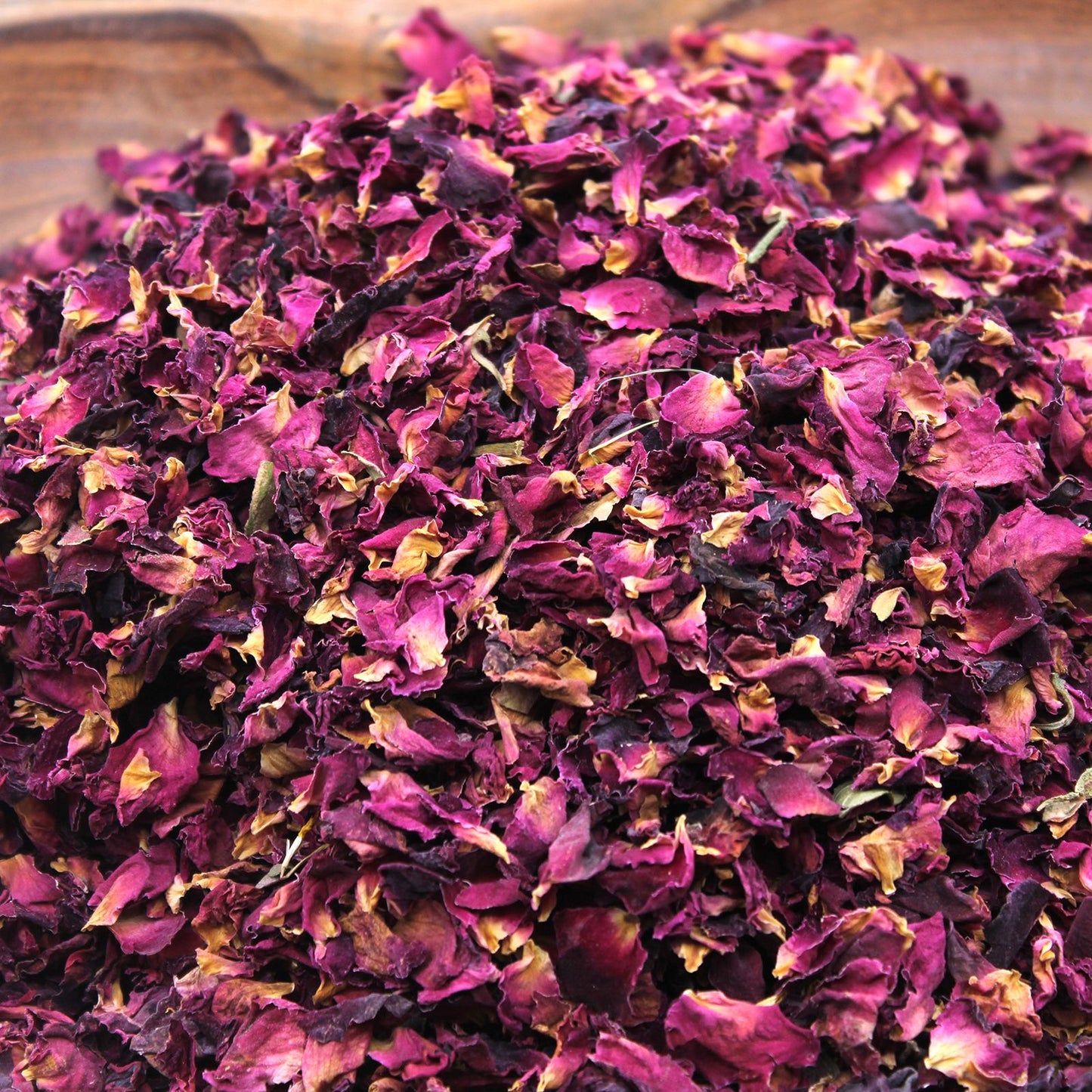 Natürliche getrocknete Rosenblüten 500g – Vielseitige Deko & Hochzeitskonfetti