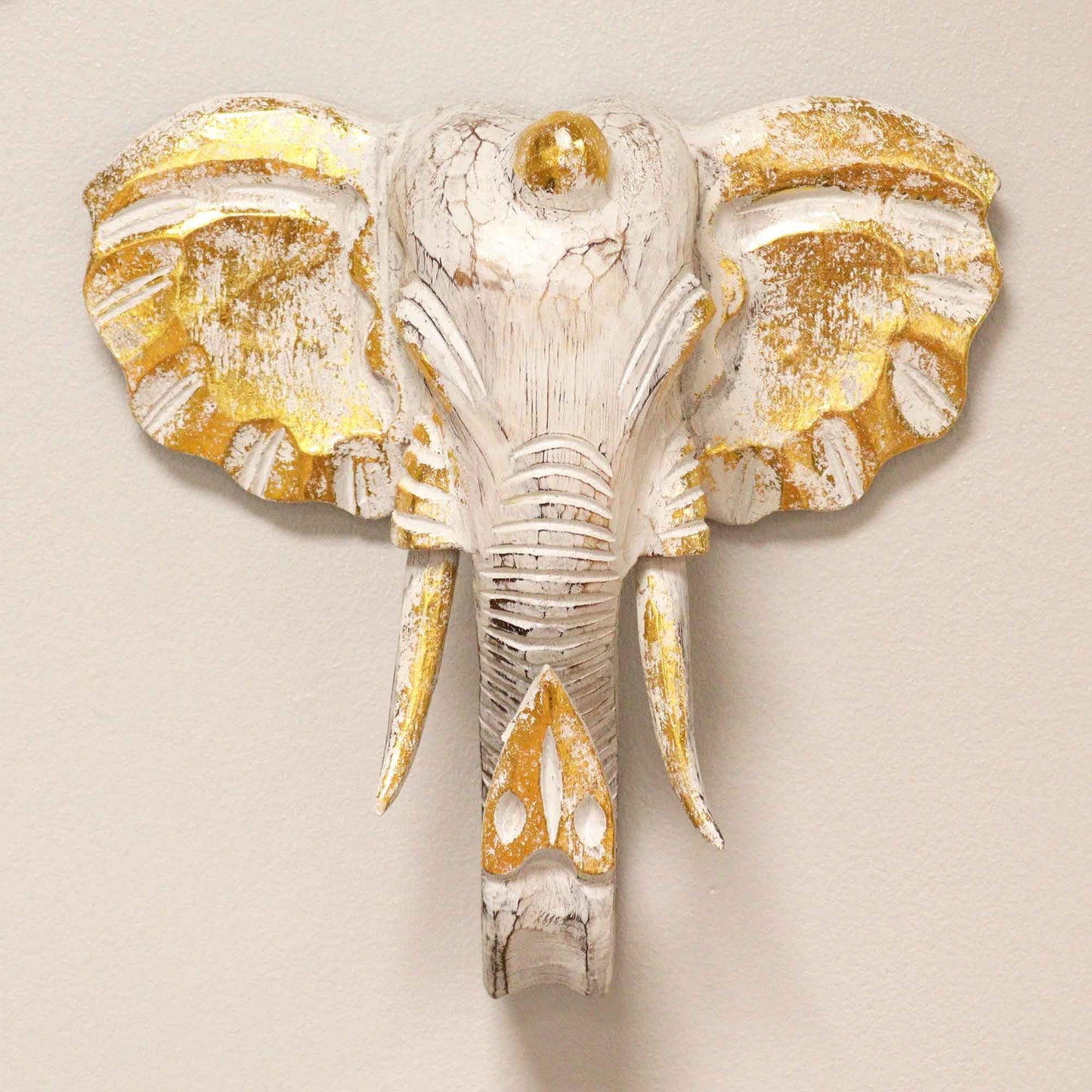 Großer Elefantenkopf in Gold und Weiß - Handgeschnitzte Holzskulptur für die Wand