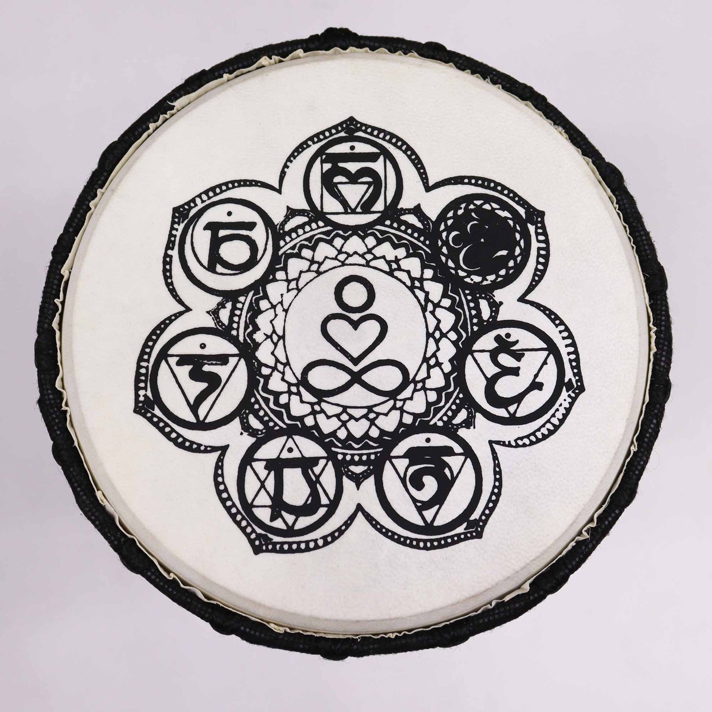 Handgefertigte Djembe-Trommel mit Chakra-Motiv – 30 cm Wide Top
