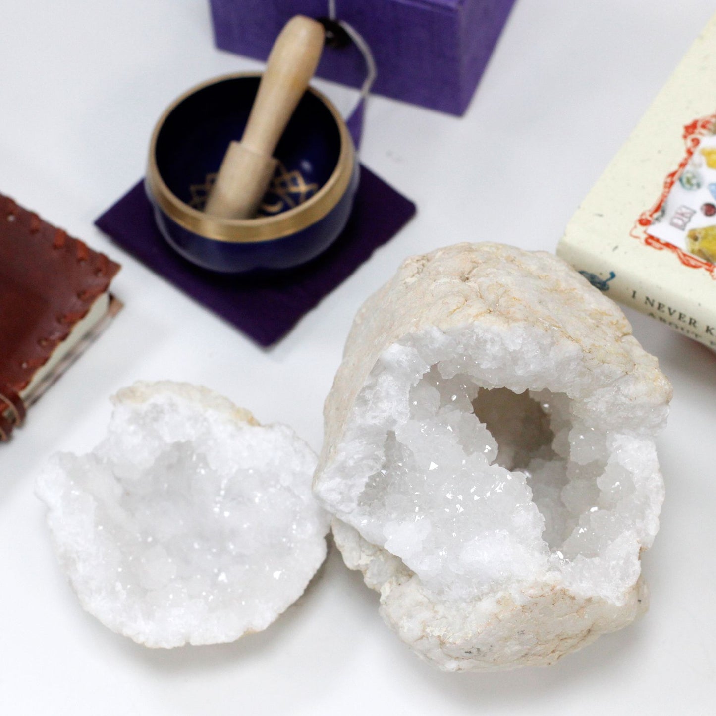 Natürliche Kalzit-Quarz-Geode aus Marokko | 15-18 cm | Kristallhöhle zum Öffnen