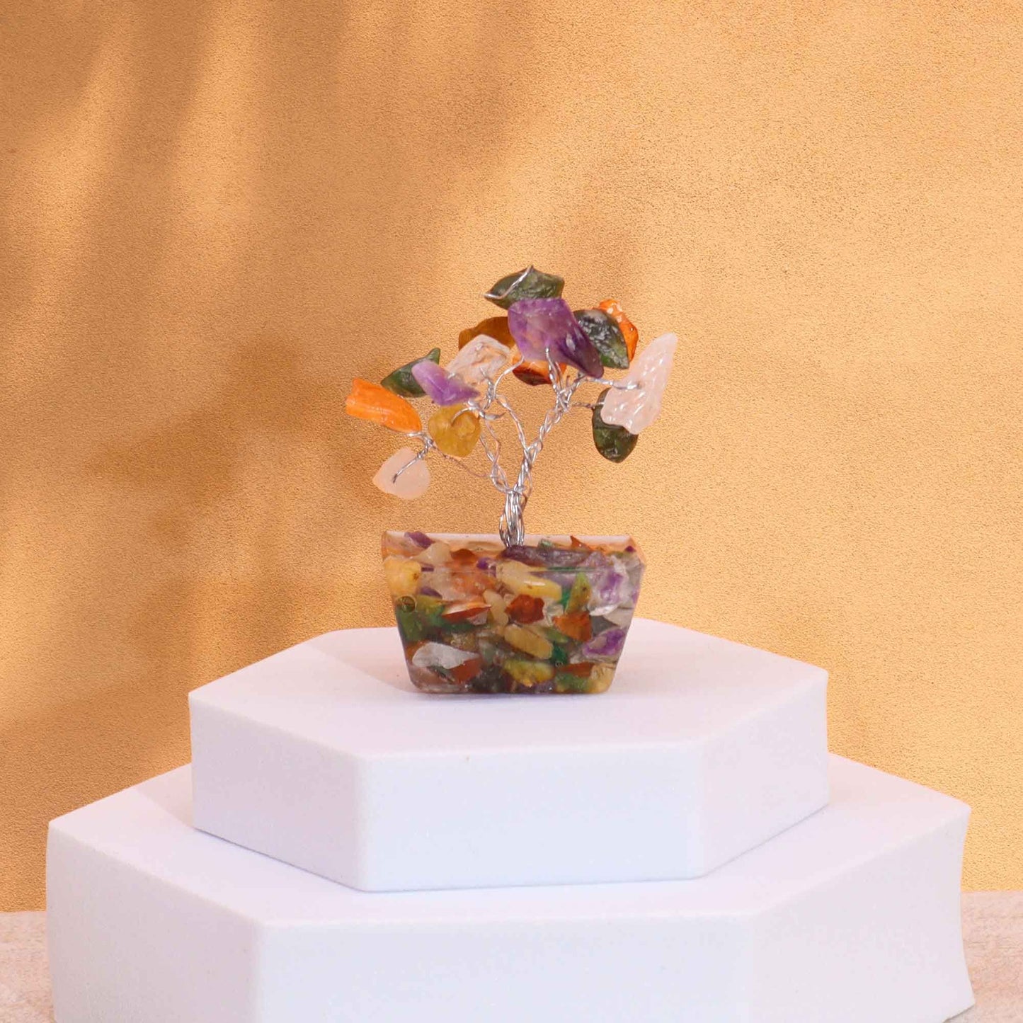 Mini-Edelsteinbaum mit Orgonit-Sockel – 15 handverlesene Steine