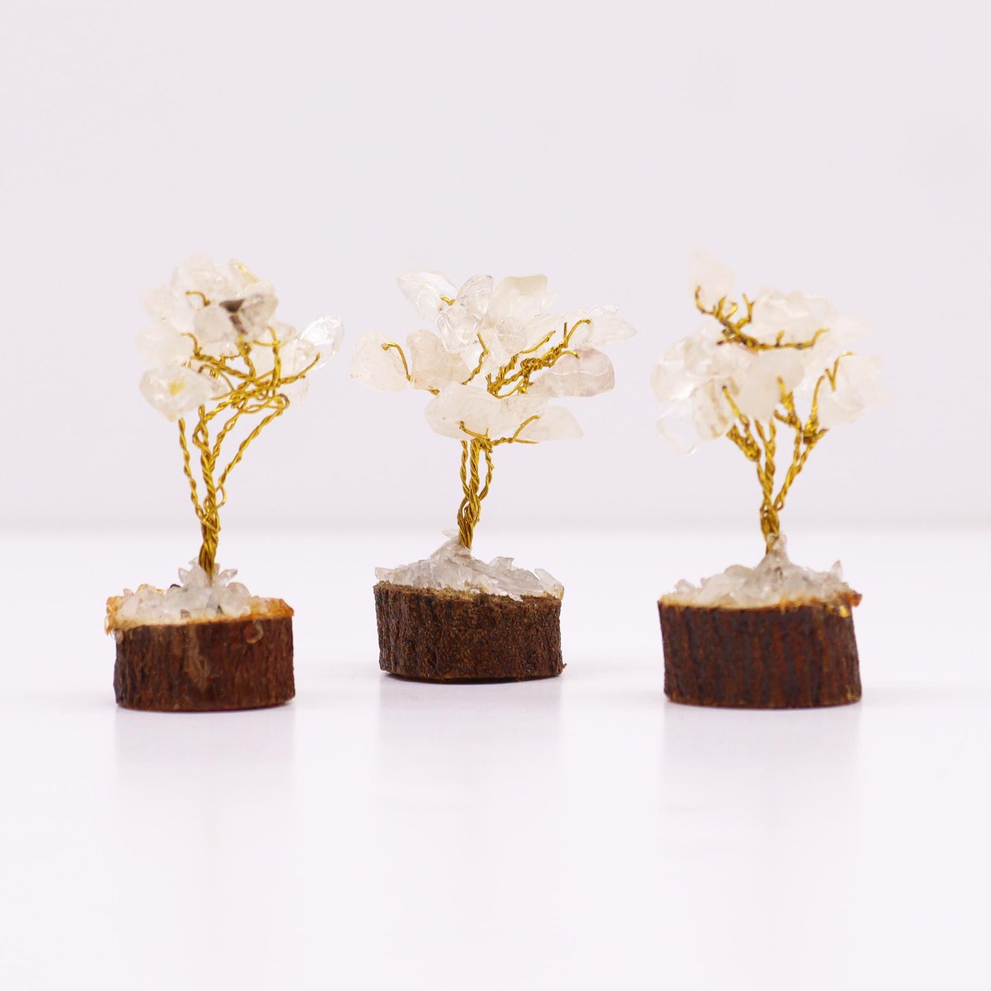 Mini-Edelsteinbaum Bergkristall - Handgefertigter Kristallbaum auf Holz (15 Steine)