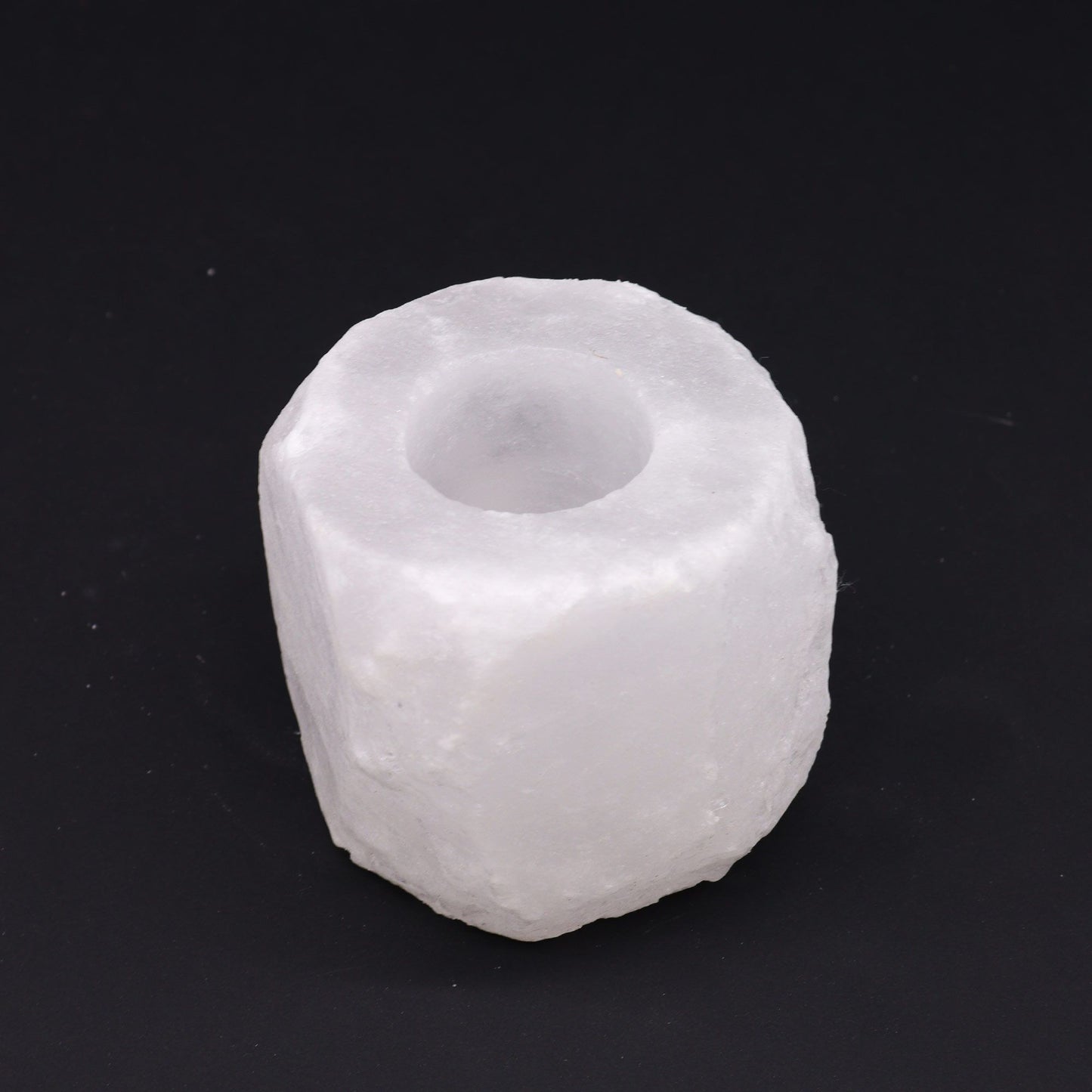 Handgefertigter Kerzenhalter aus Himalaya-Salzkristall – Ein Natur-Unikat (600-800g)