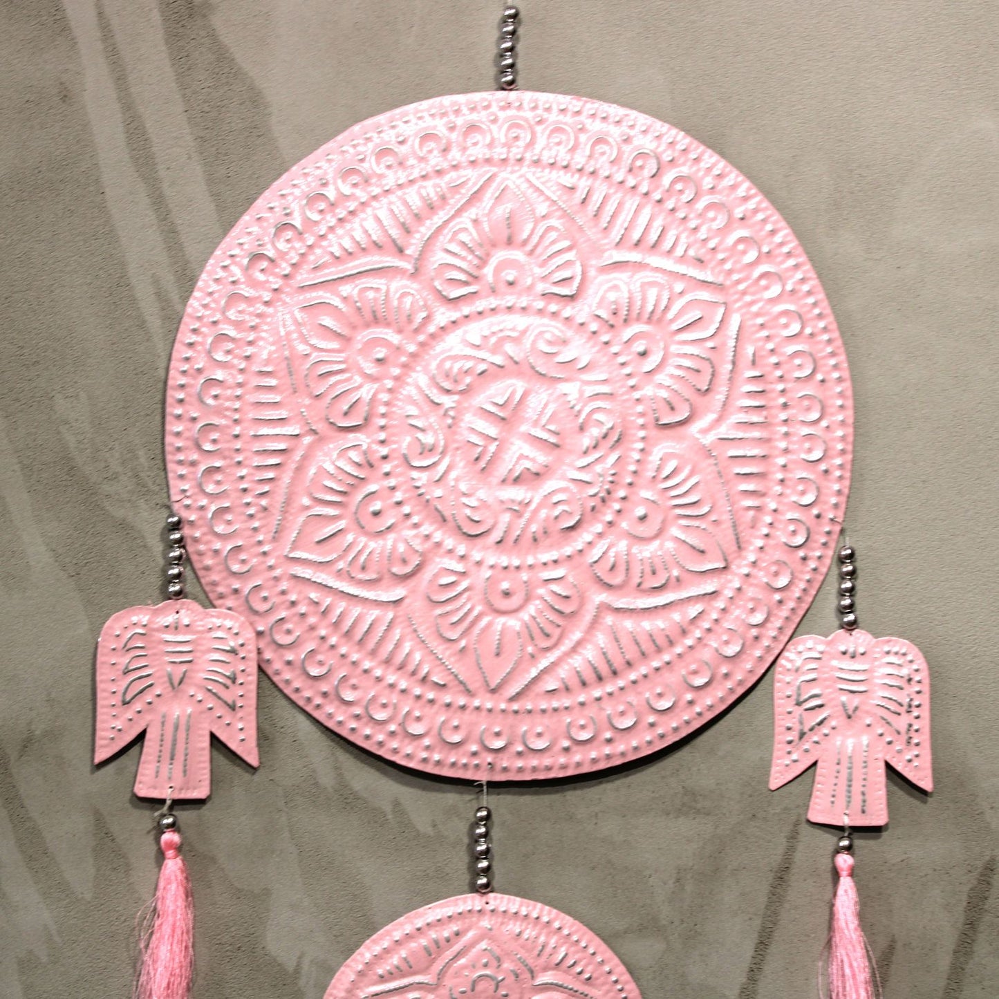 Bali Wandmobile 'Engel' – Handgefertigtes Aluminium mit Perlen in Pastell