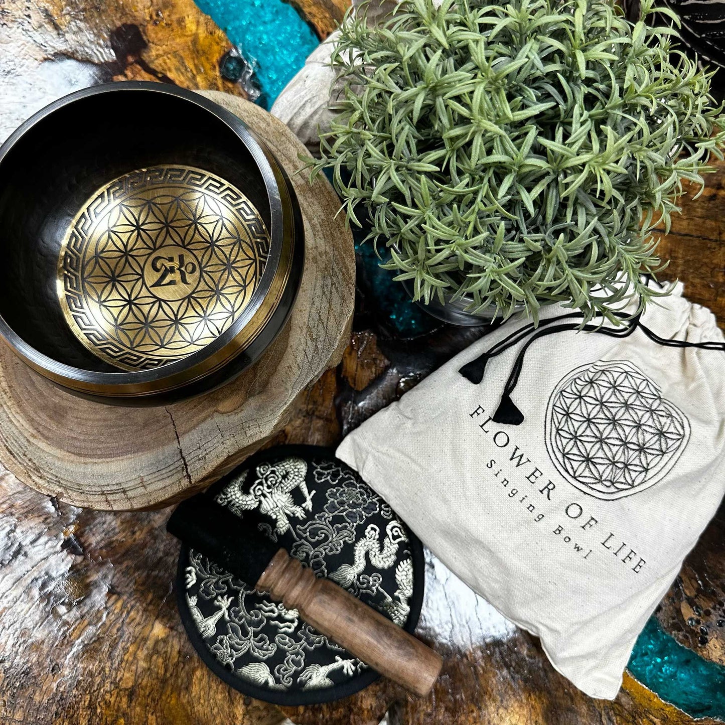 Klangschalen-Set 'Blume des Lebens' – 14 cm Messing, handgehämmert mit Zubehör
