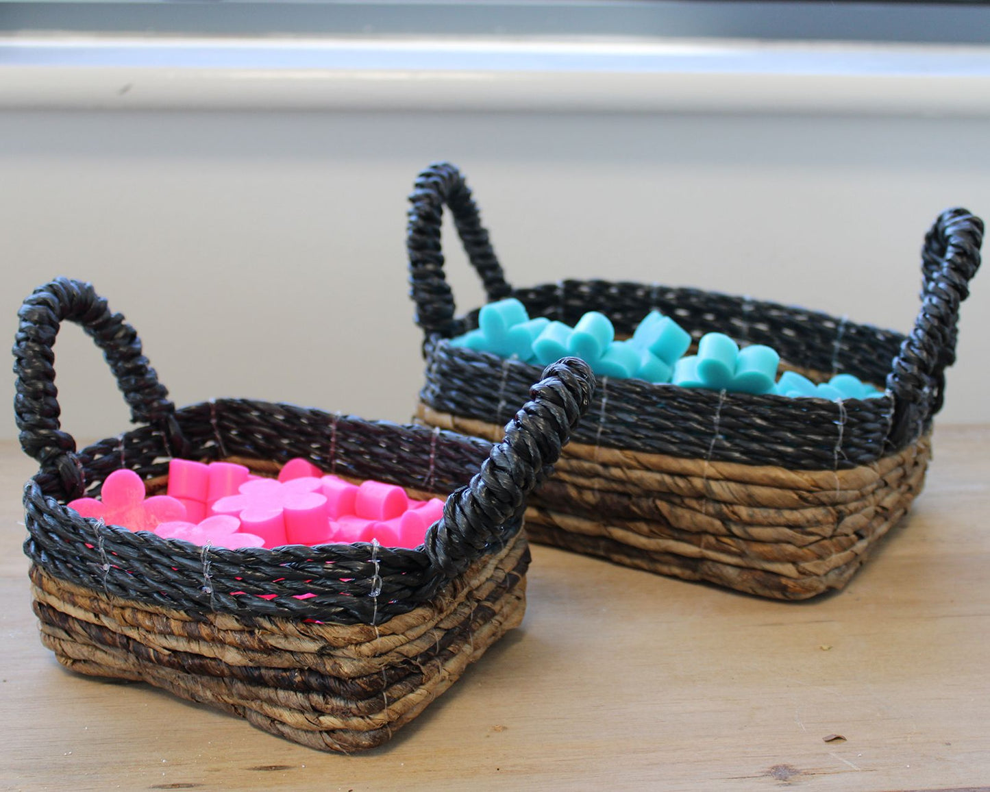 Set mit 3 quadratischen Körben aus Bananenblatt und Raffia – handgeflochten