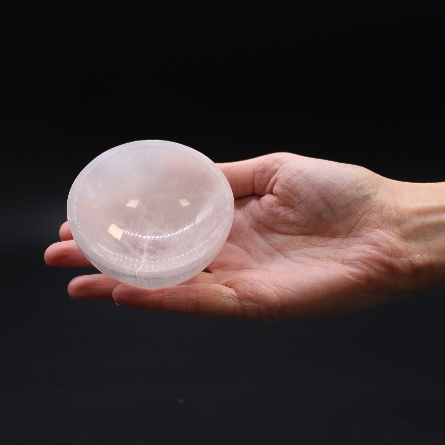 Selenitschale 'Selene' – Handgefertigte Schale aus Mondstein, 8 cm