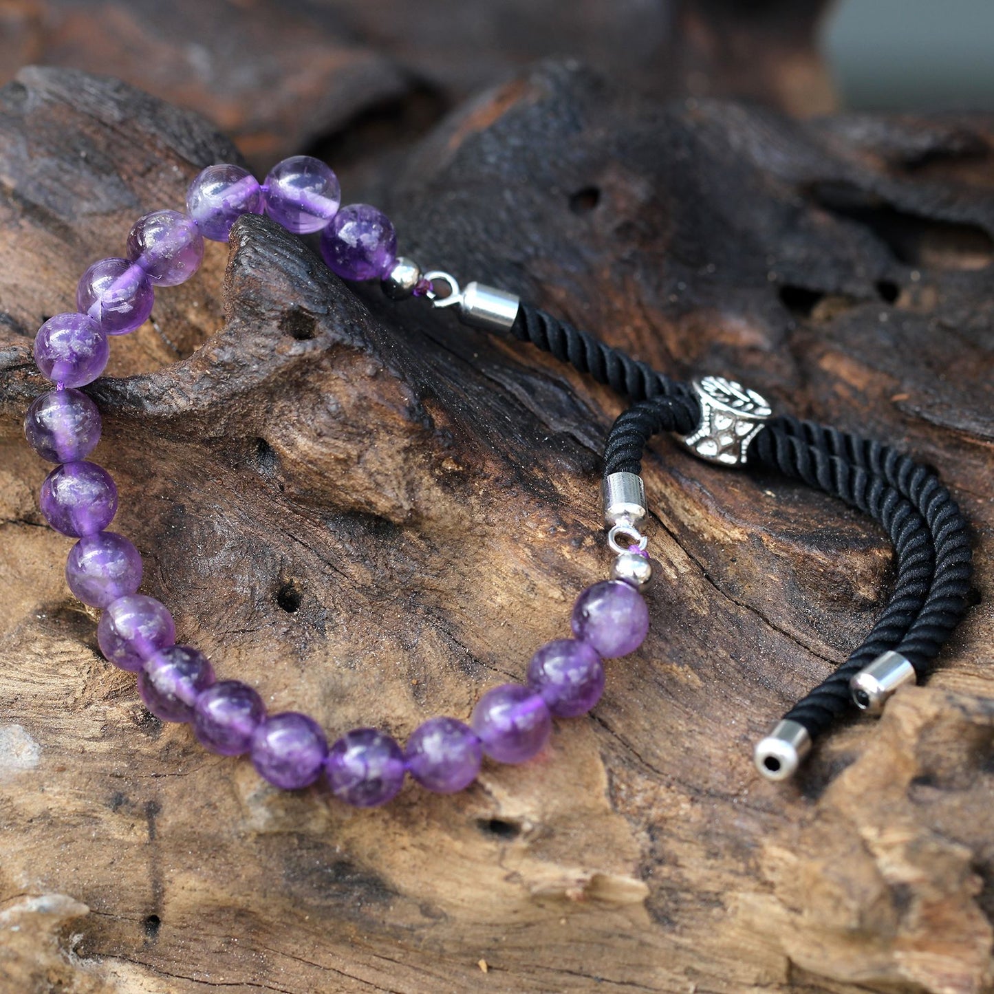 Amethyst Armband aus schwarzer Schnur mit verstellbarem Silberverschluss