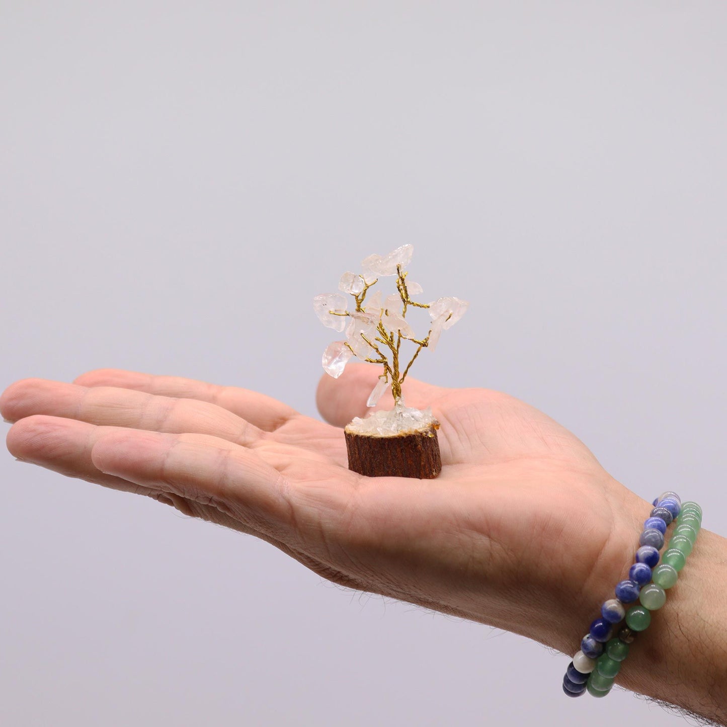 Mini-Edelsteinbaum Bergkristall - Handgefertigter Kristallbaum auf Holz (15 Steine)