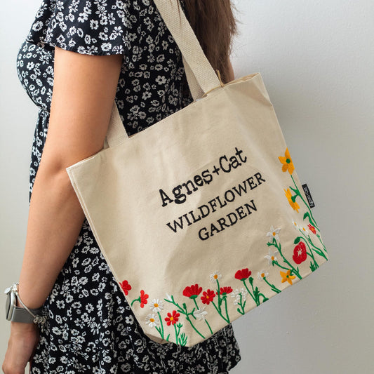 Gartentasche 'Lavendelwiese' – Bestickt aus robuster Naturbaumwolle