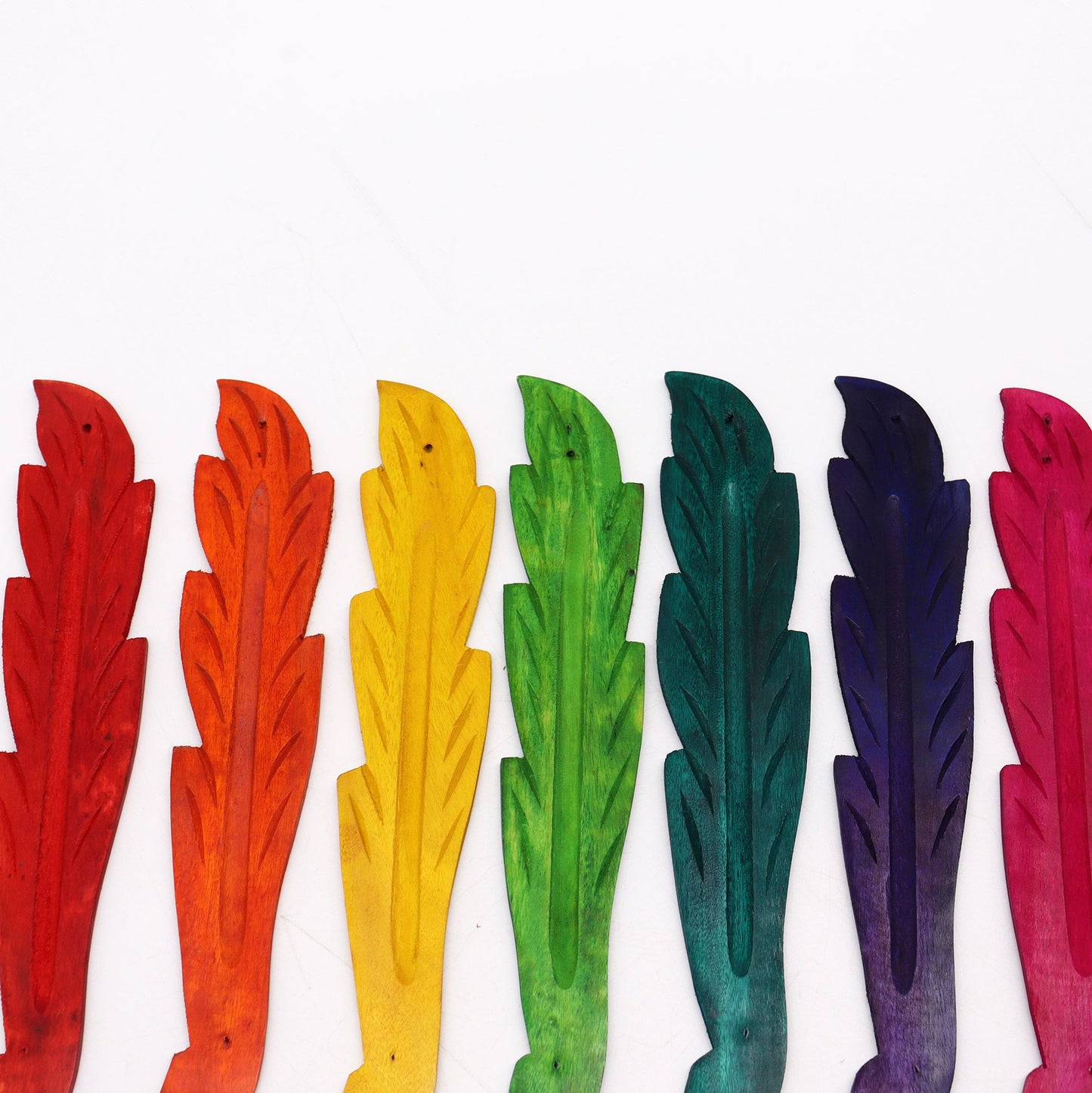 Aschefänger aus Mangoholz mit Blattgravur – Handgeschnitztes Unikat