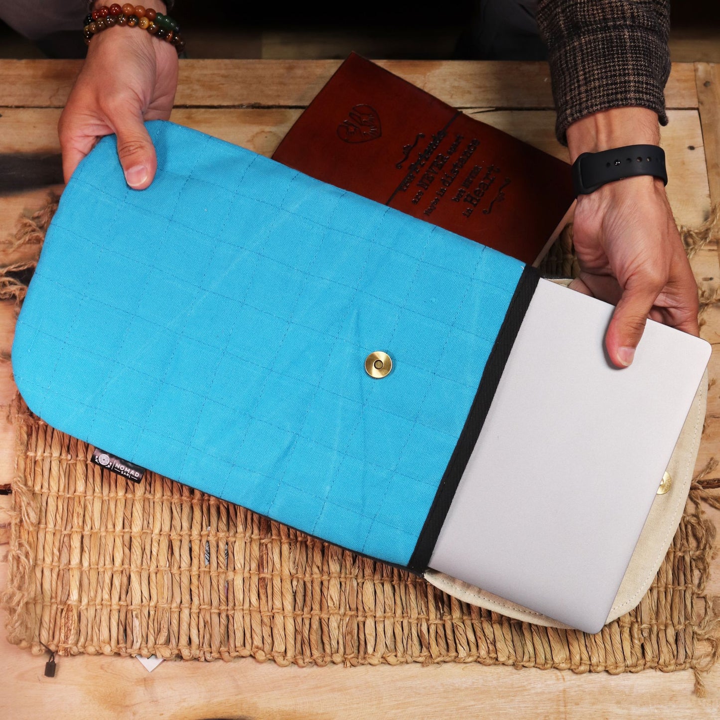 Laptophülle Crazy Yellow – Gepolstert aus robustem Stonewashed Cotton