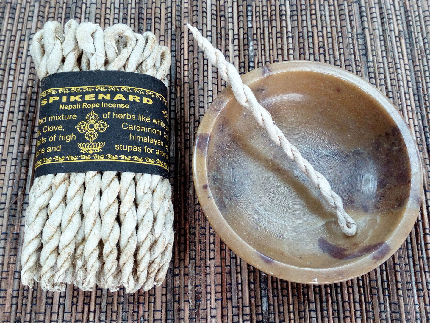 Räucherseil Spikenard & Sandelholz – 50 Stück handgerolltes Naturräucherwerk