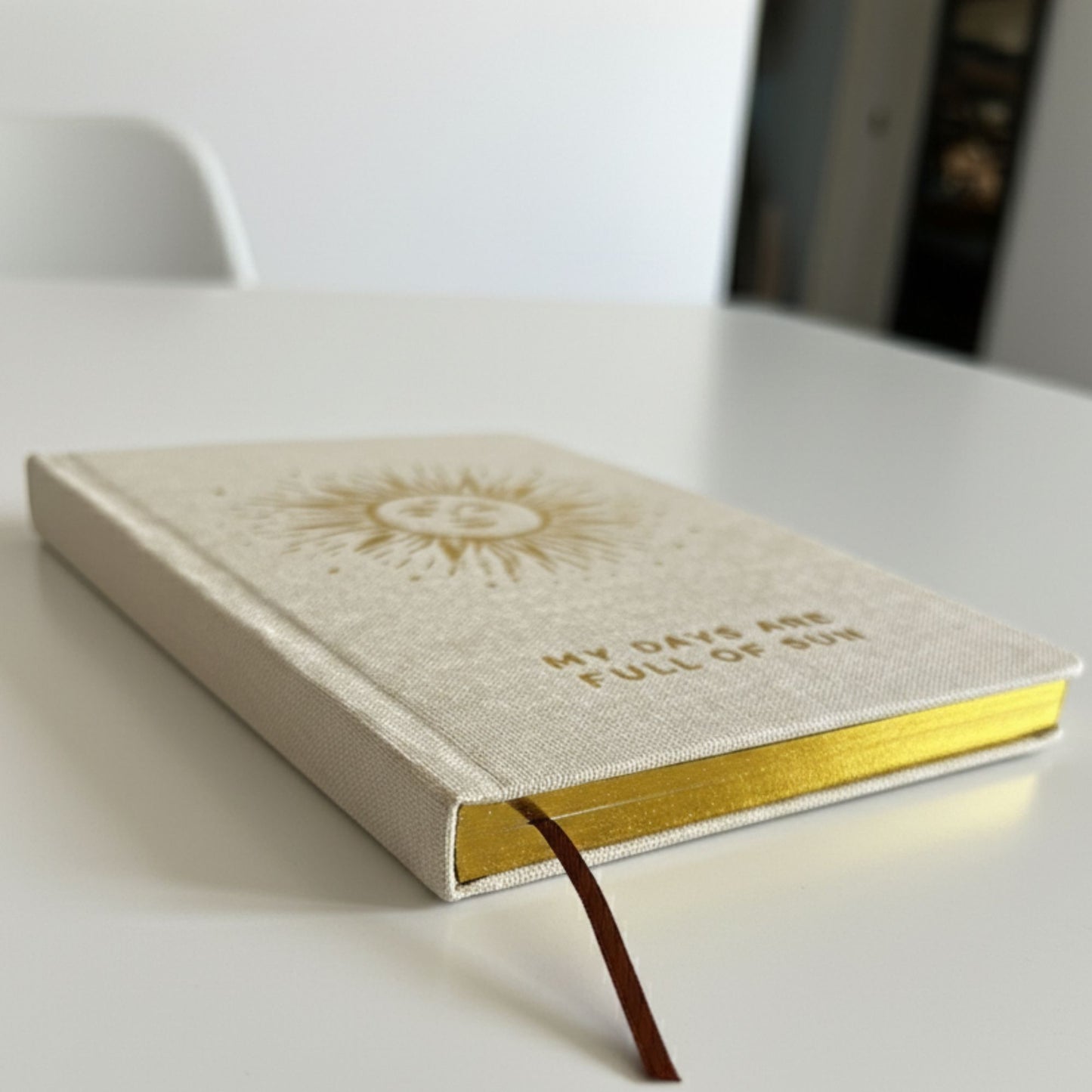 Dankbarkeitstagebuch 'Goldene Sonne' – Elfenbein mit Goldprägung