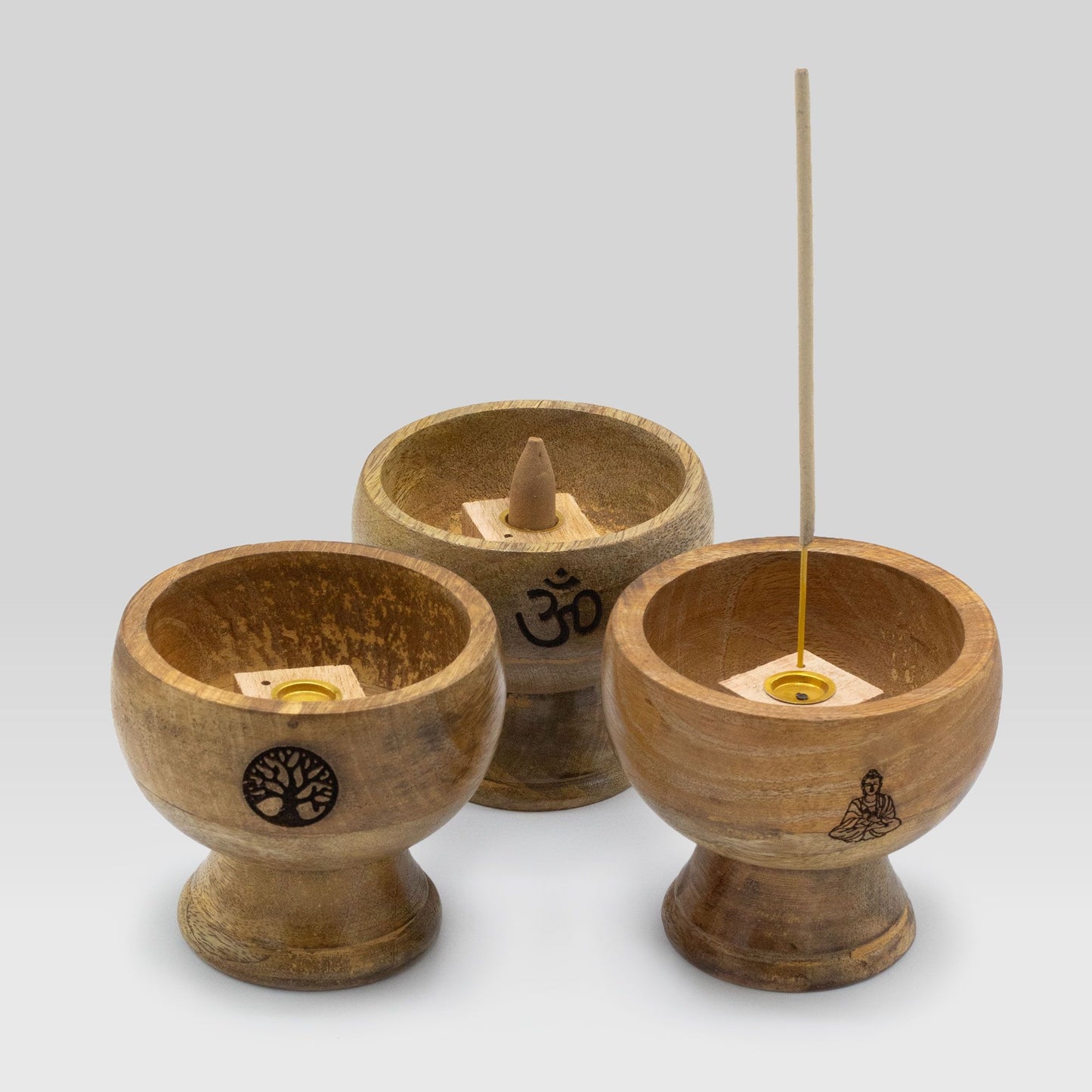 Räucherhalter aus Mangoholz mit Om-Symbol – Handgefertigt in Indien (11x10 cm)