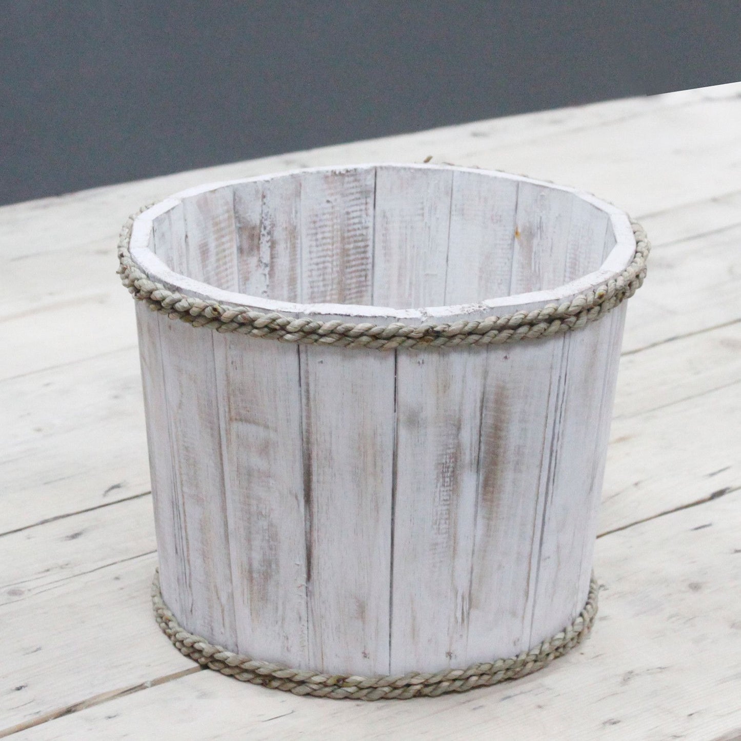 Maritime Schale aus Albesia-Holz, Weiß lasiert - 21 x 29 cm