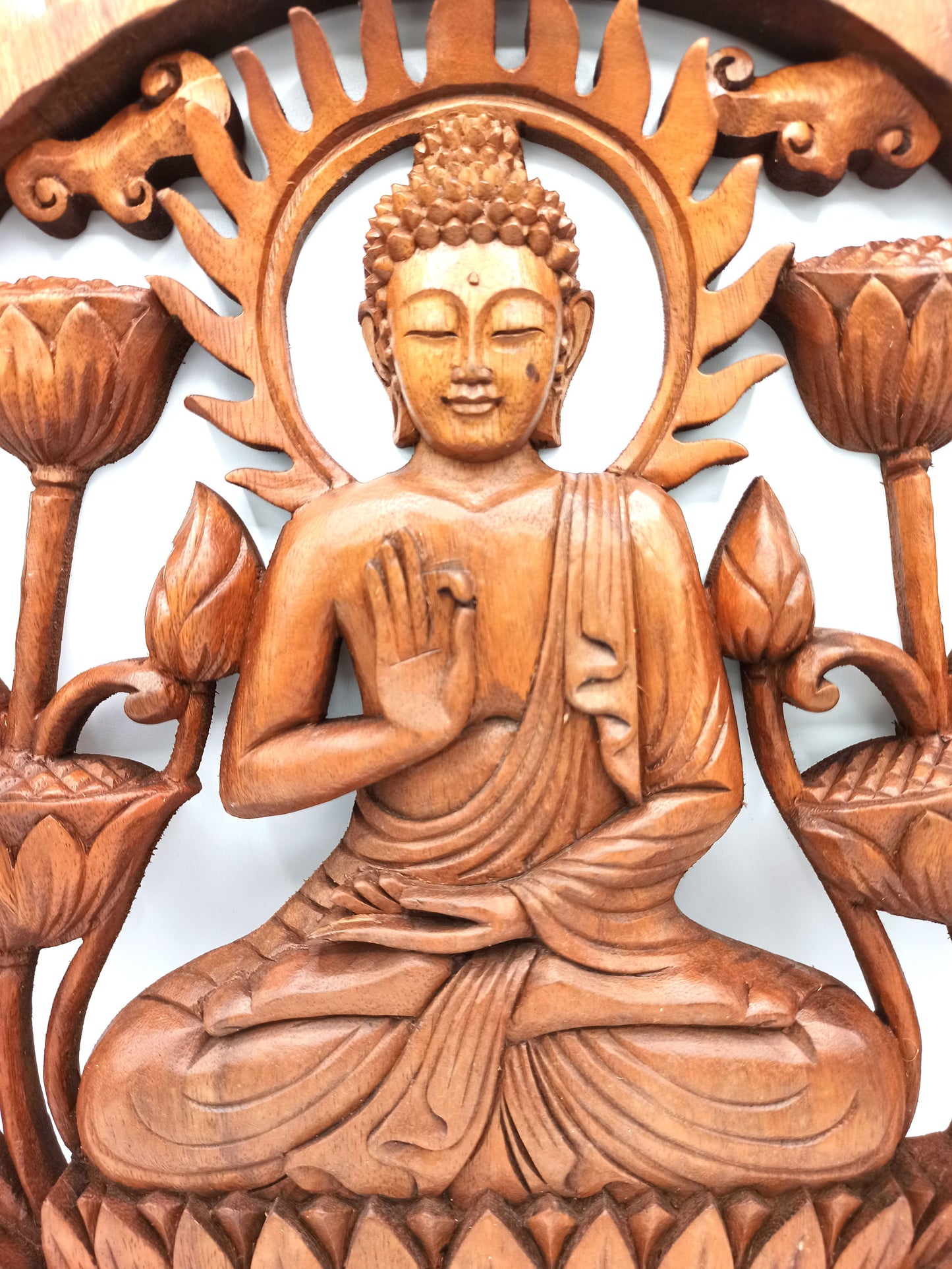 Handgeschnitztes Wandrelief Buddha & Lotus – 40 cm Unikat aus Suar-Holz