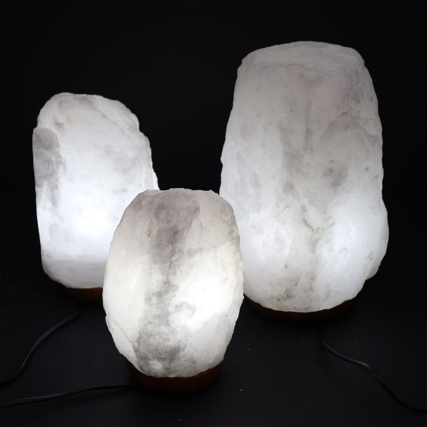 Himalaya-Salzlampe mit Holzbasis – Handgefertigtes Naturlicht