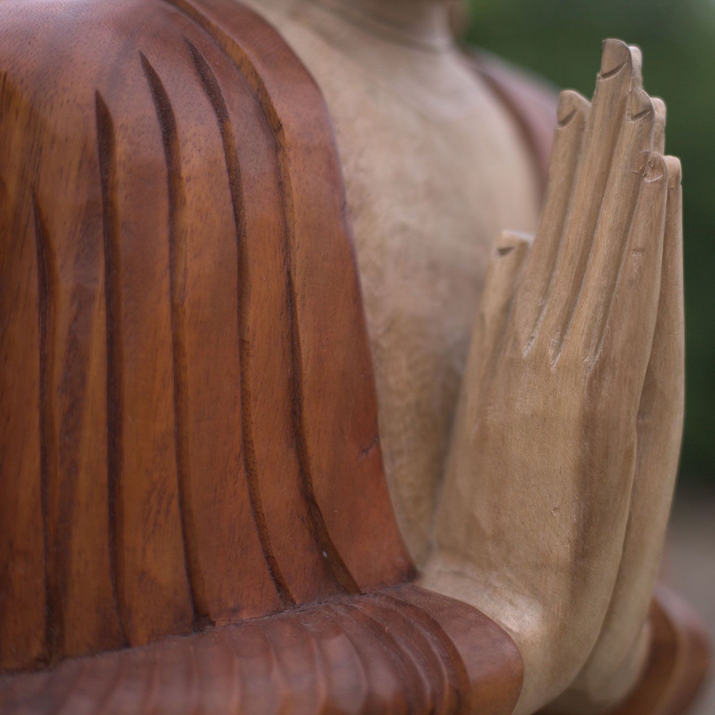 Handgeschnitzte Buddha Statue aus Suarholz – 40 cm mit ruhender Handhaltung