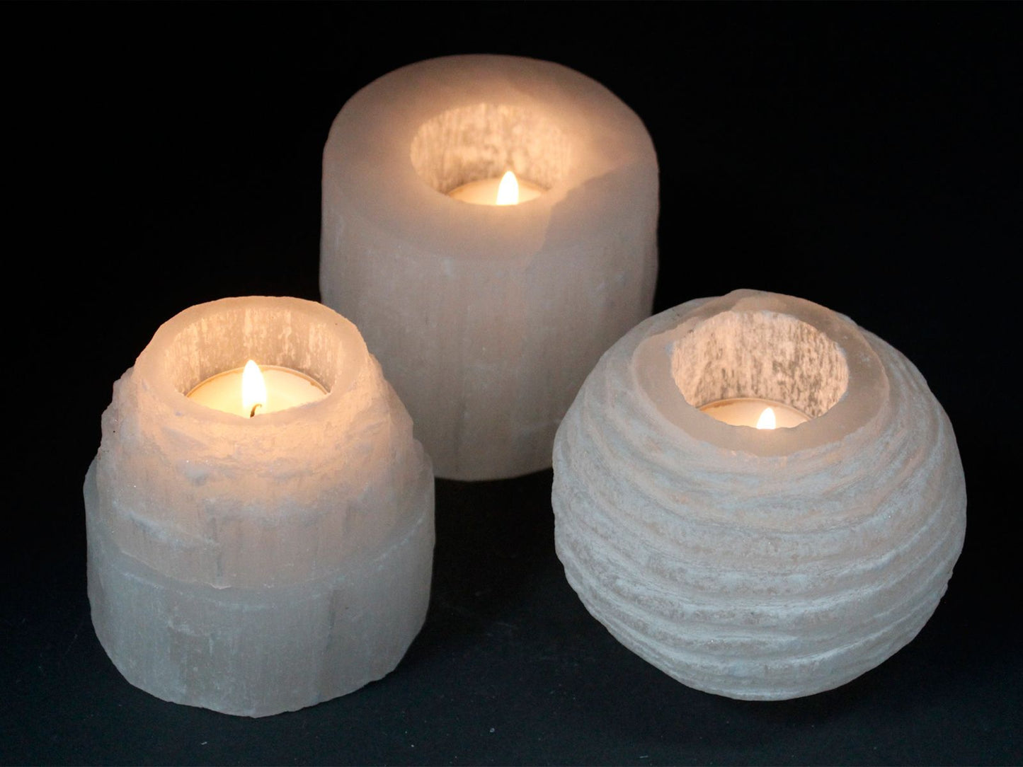Selenit Kerzenständer 'Lichtspiel' - 8 cm, handgefertigtes Naturkunstwerk