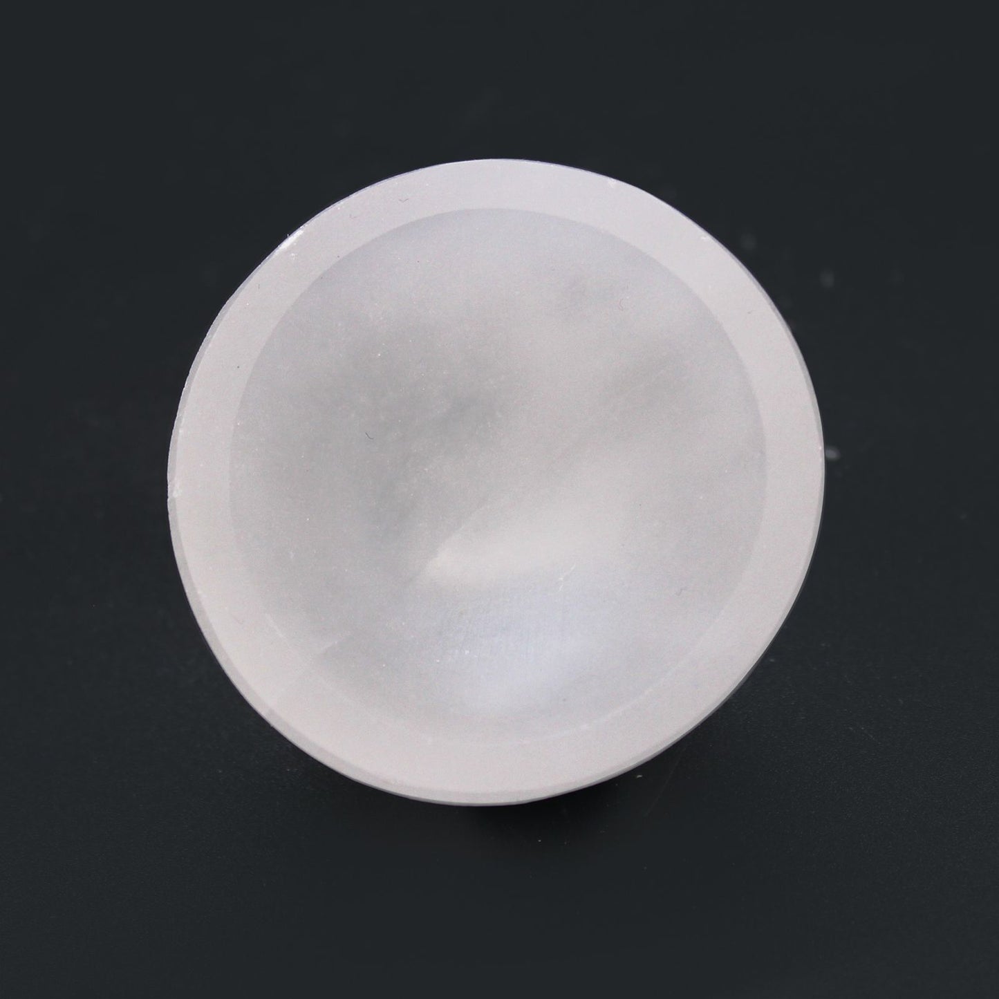 Selenit-Schale rund, 6 cm – Handgefertigtes Naturstein-Unikat