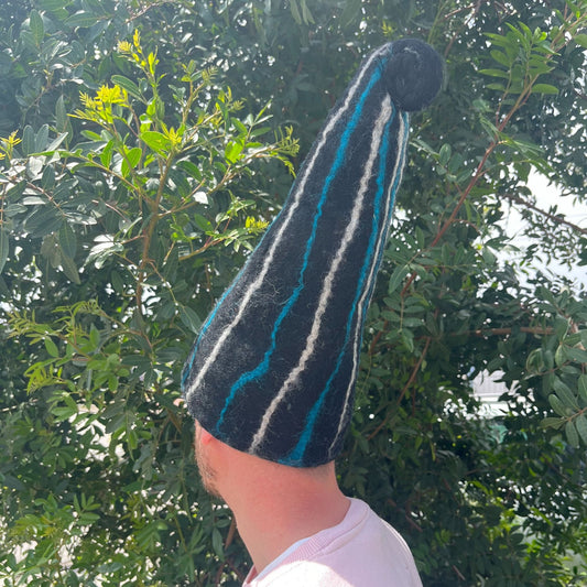 Saunahut aus Filz in Schwarz-Blau-Marmor – Handgefertigter Wärmeschutz