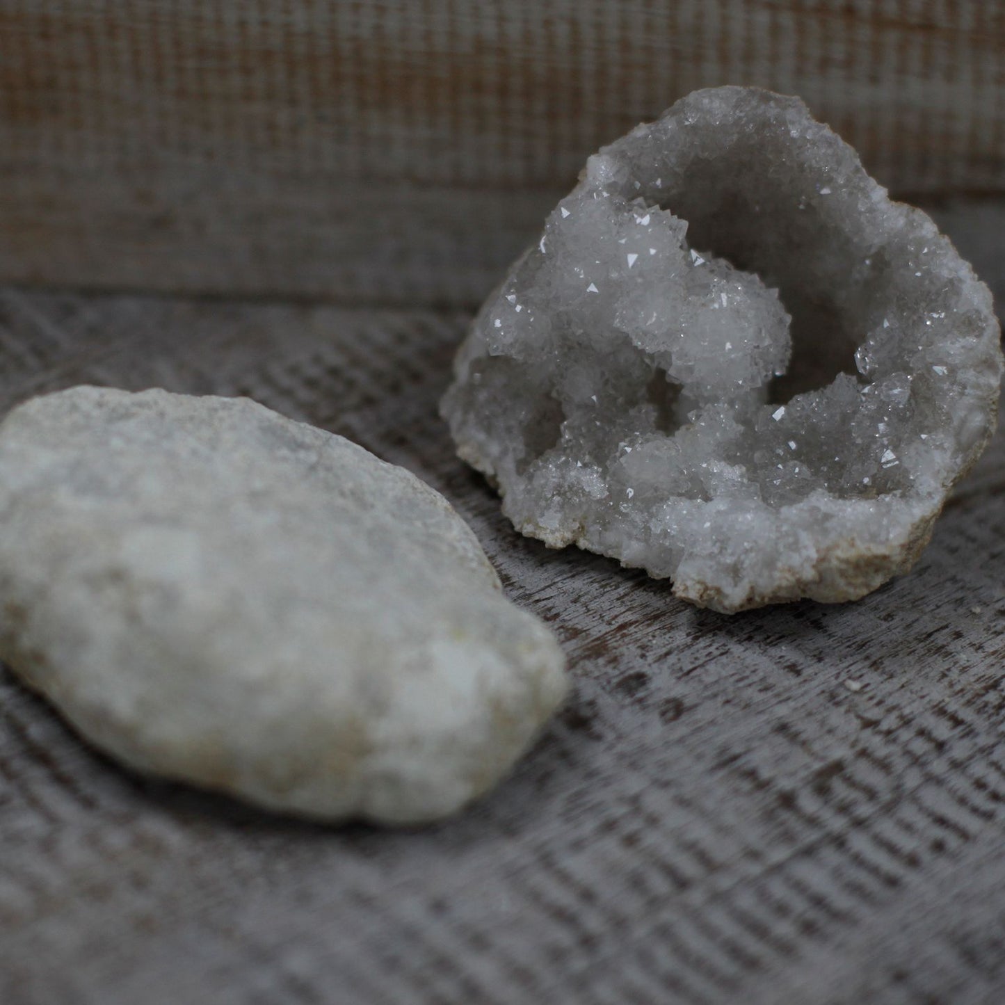Naturgeode mit Kalzit & Quarz Kristallen | 6-9 cm | Ungeöffnet