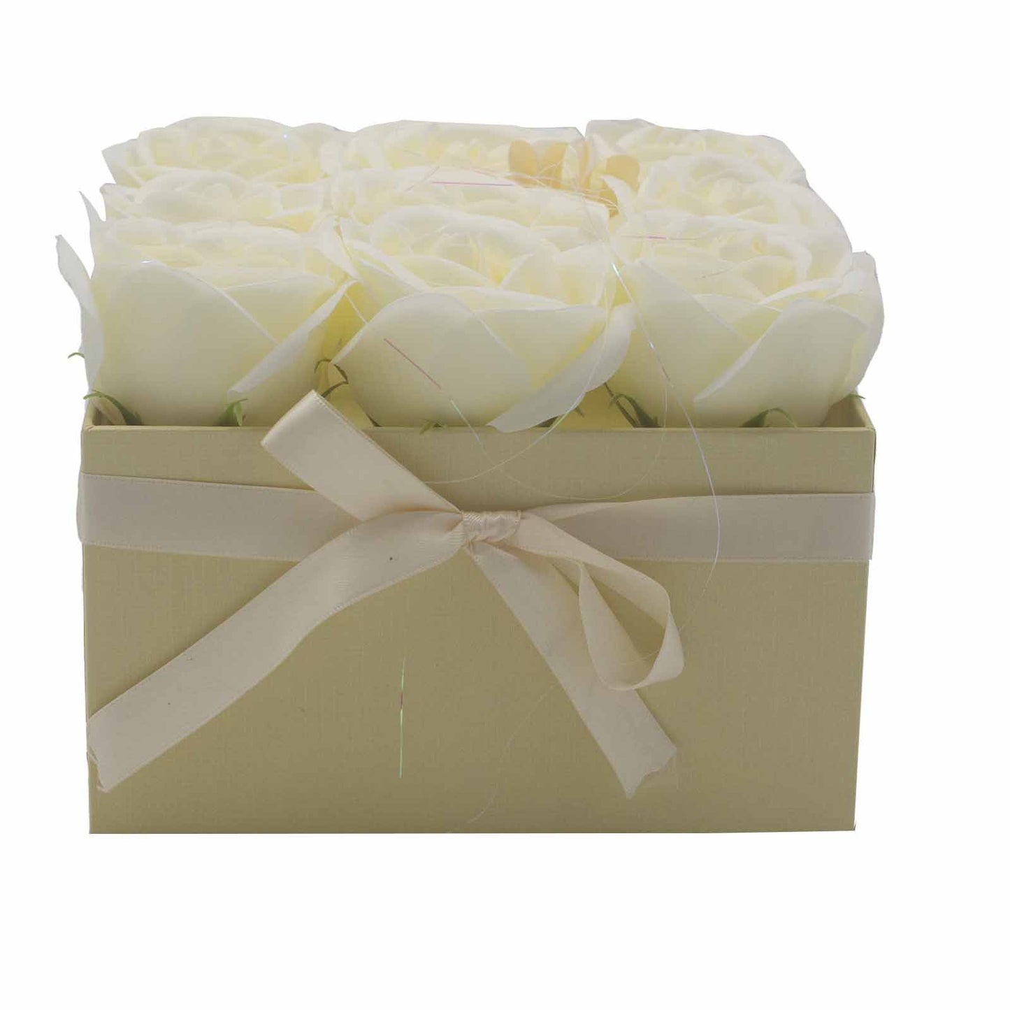 Seifenblumen Bouquet mit 9 cremefarbenen Rosen in Geschenkbox