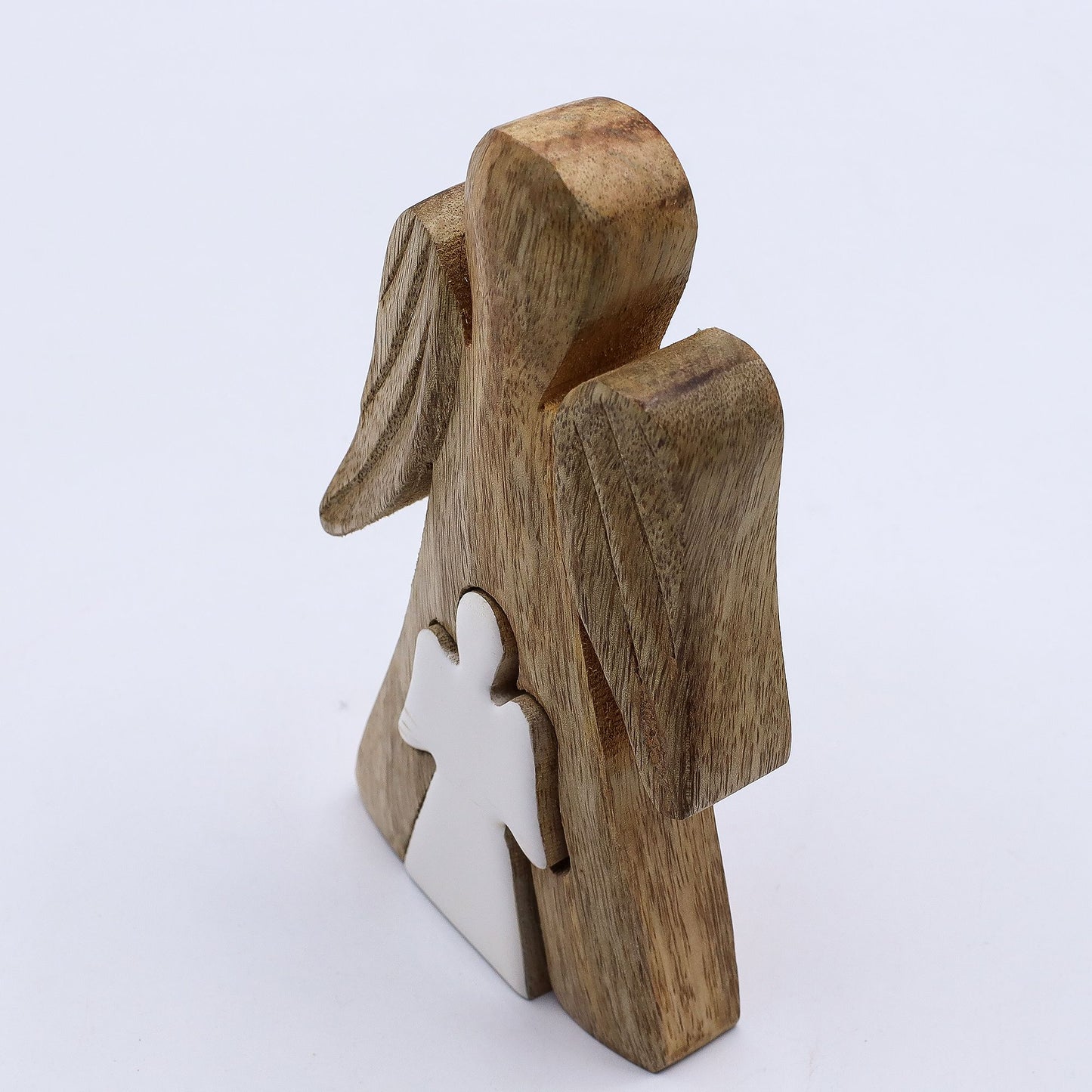 Engelsfigur aus Mango-Holz mit weißer Emaille – Symbol des Schutzes