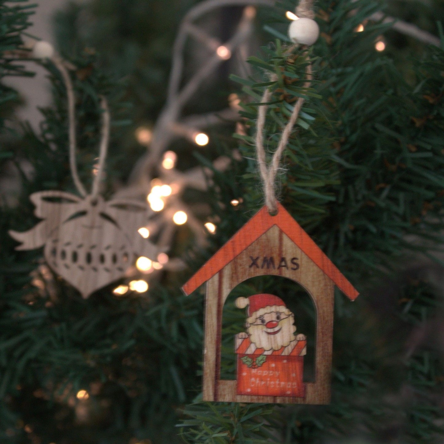 Set mit 2 Weihnachtsmännern - Vintage Holzdeko für festliche Stimmung