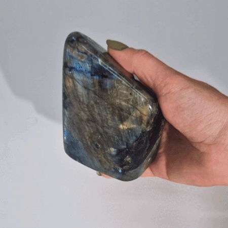 Madagaskar Labradorit – Handverlesener Premium-Edelstein, 80-110 mm, 635-750 g