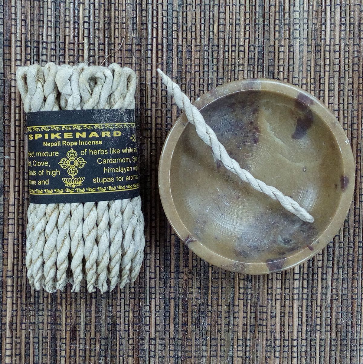 Räucherseil Spikenard & Sandelholz – 50 Stück handgerolltes Naturräucherwerk