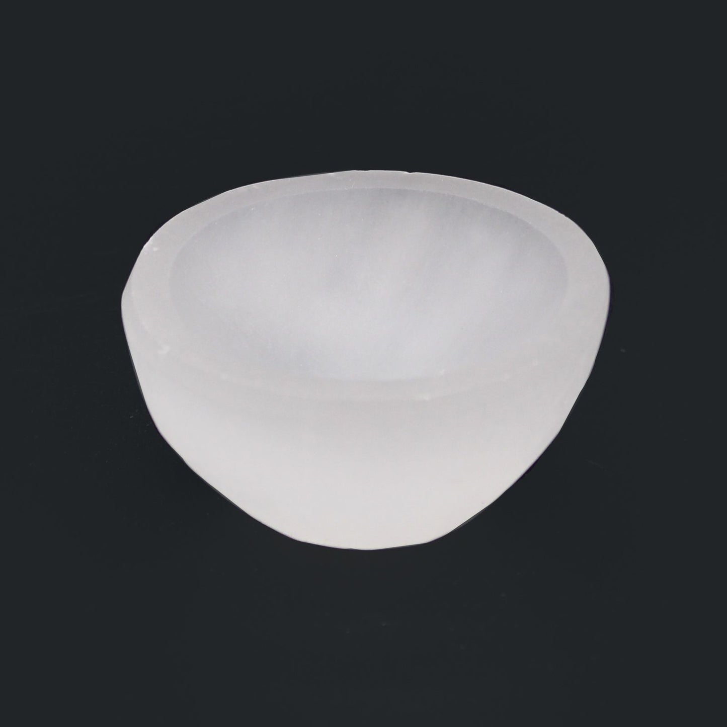 Selenit-Schale rund, 6 cm – Handgefertigtes Naturstein-Unikat