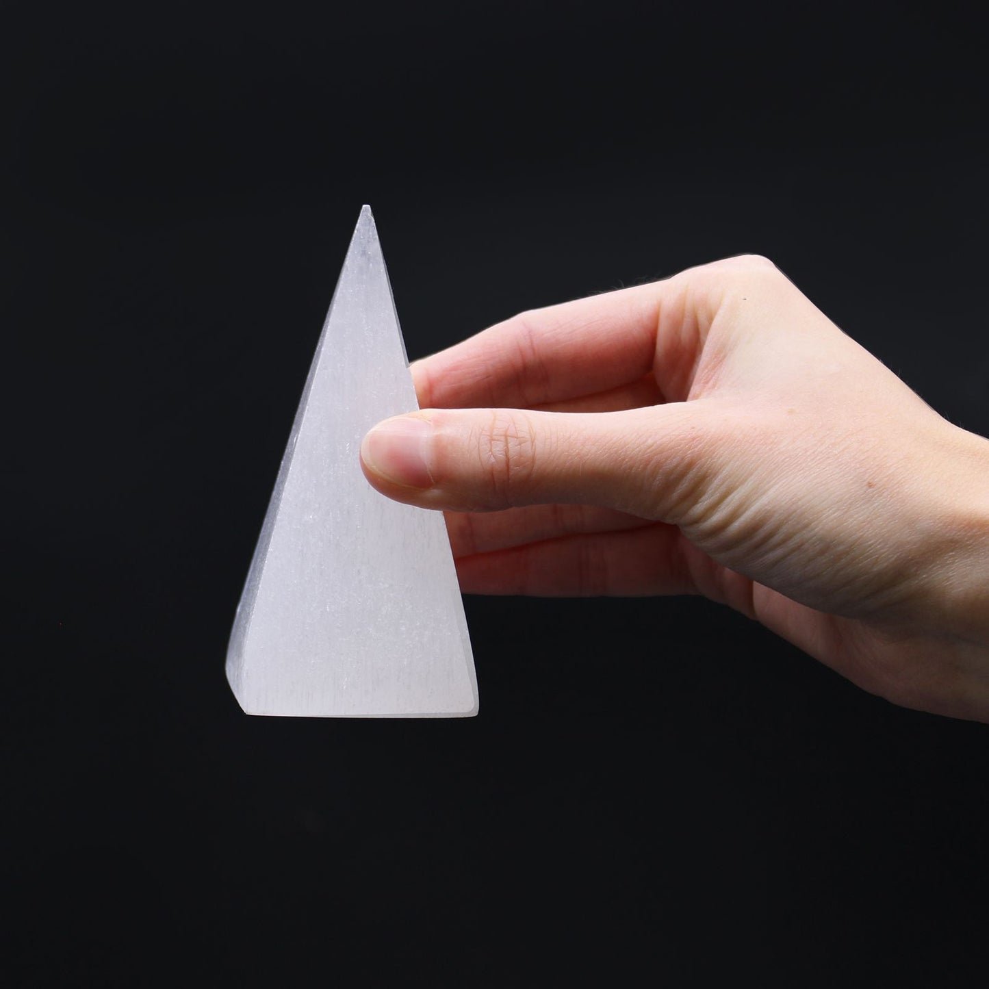 Handgefertigte Selenit-Pyramide 10 cm – Energetischer Kristall für Klarheit
