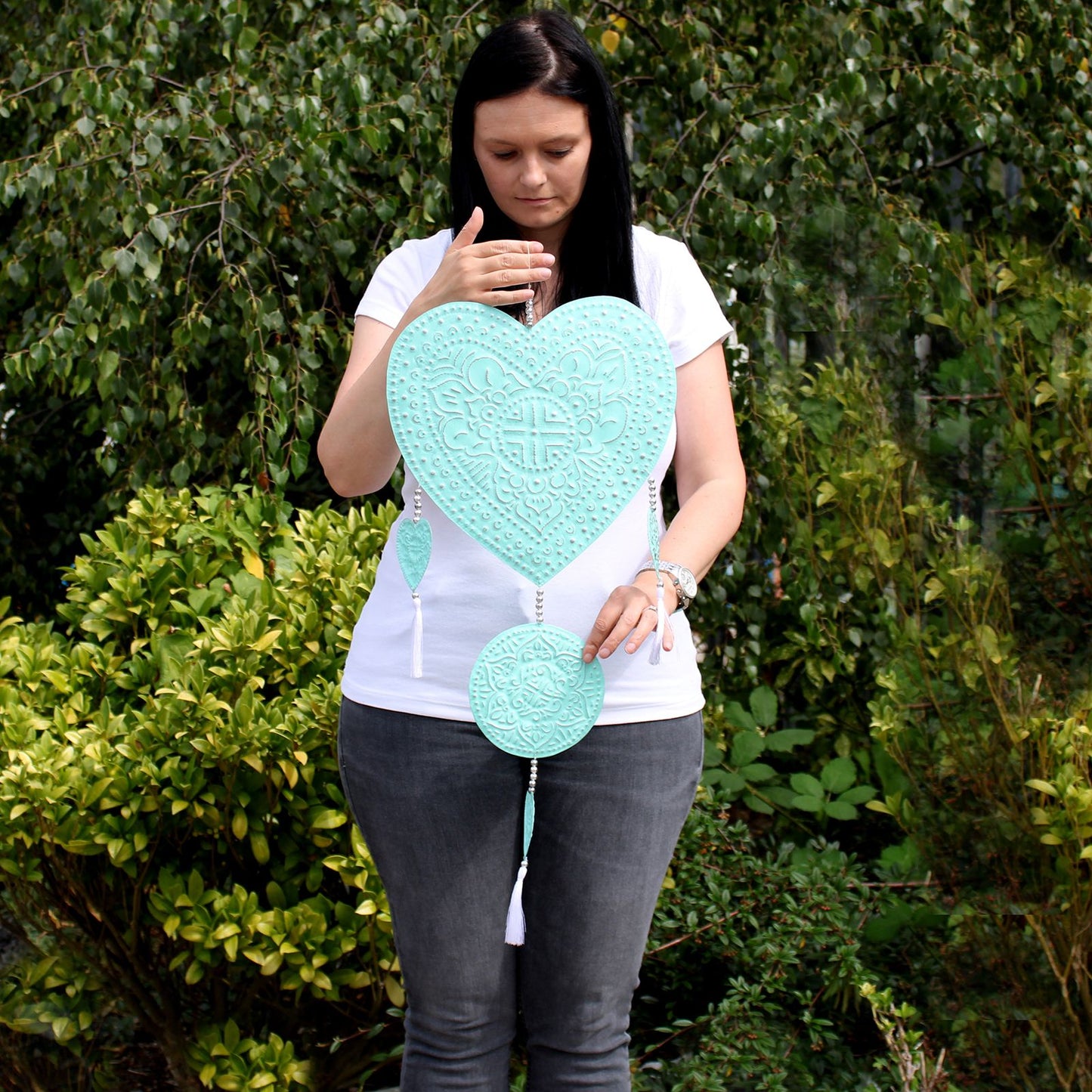 Bali Träume Herz-Mobile – Handbemalte Aluminium-Dekoration mit Perlen