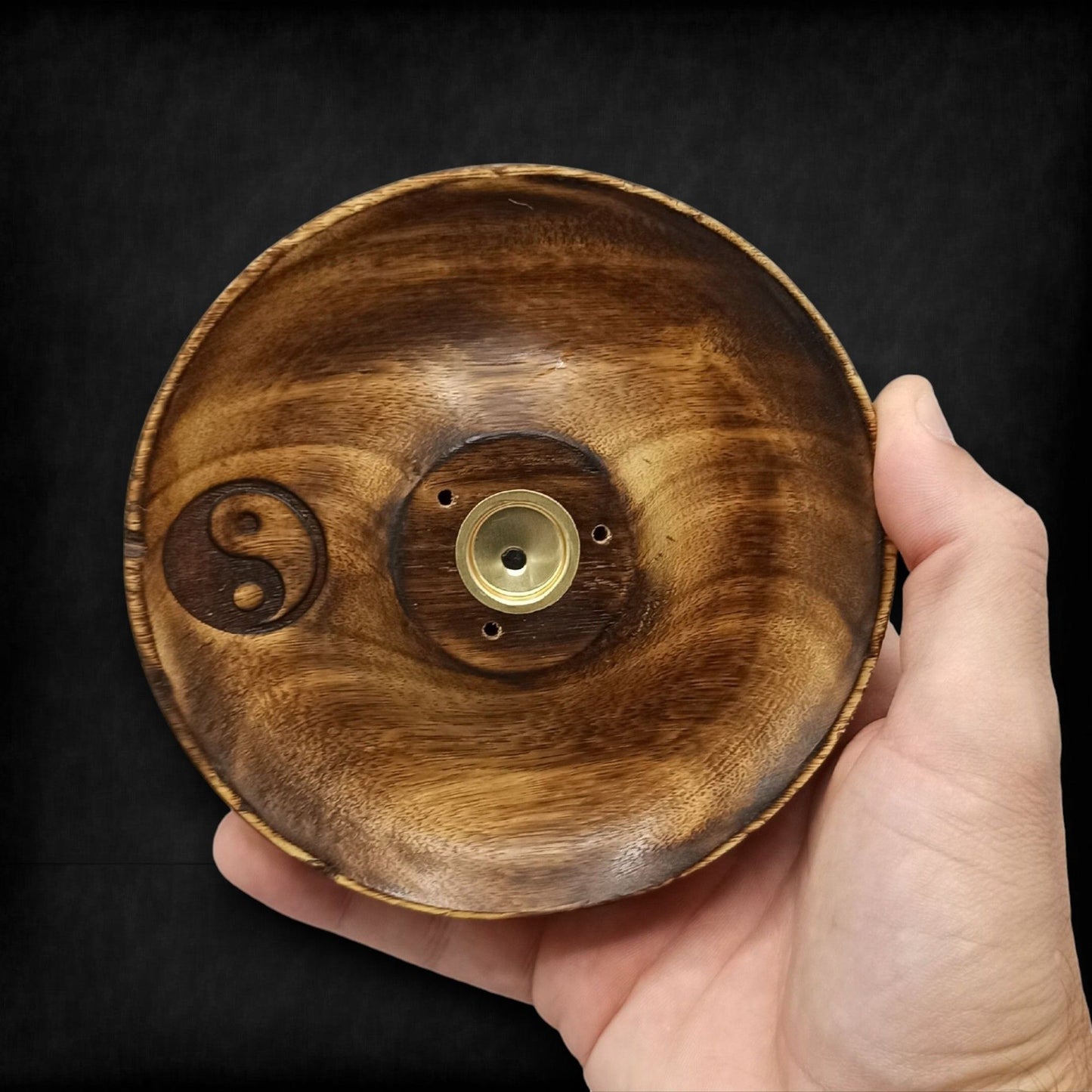 Räucherhalter 'Yin & Yang' aus Mangoholz – für Stäbchen und Kegel