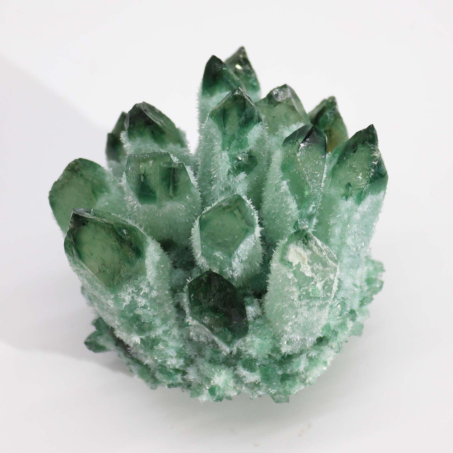 Handgefertigter Grüner Geisterquarz-Cluster – Einzigartiges Naturkunstwerk