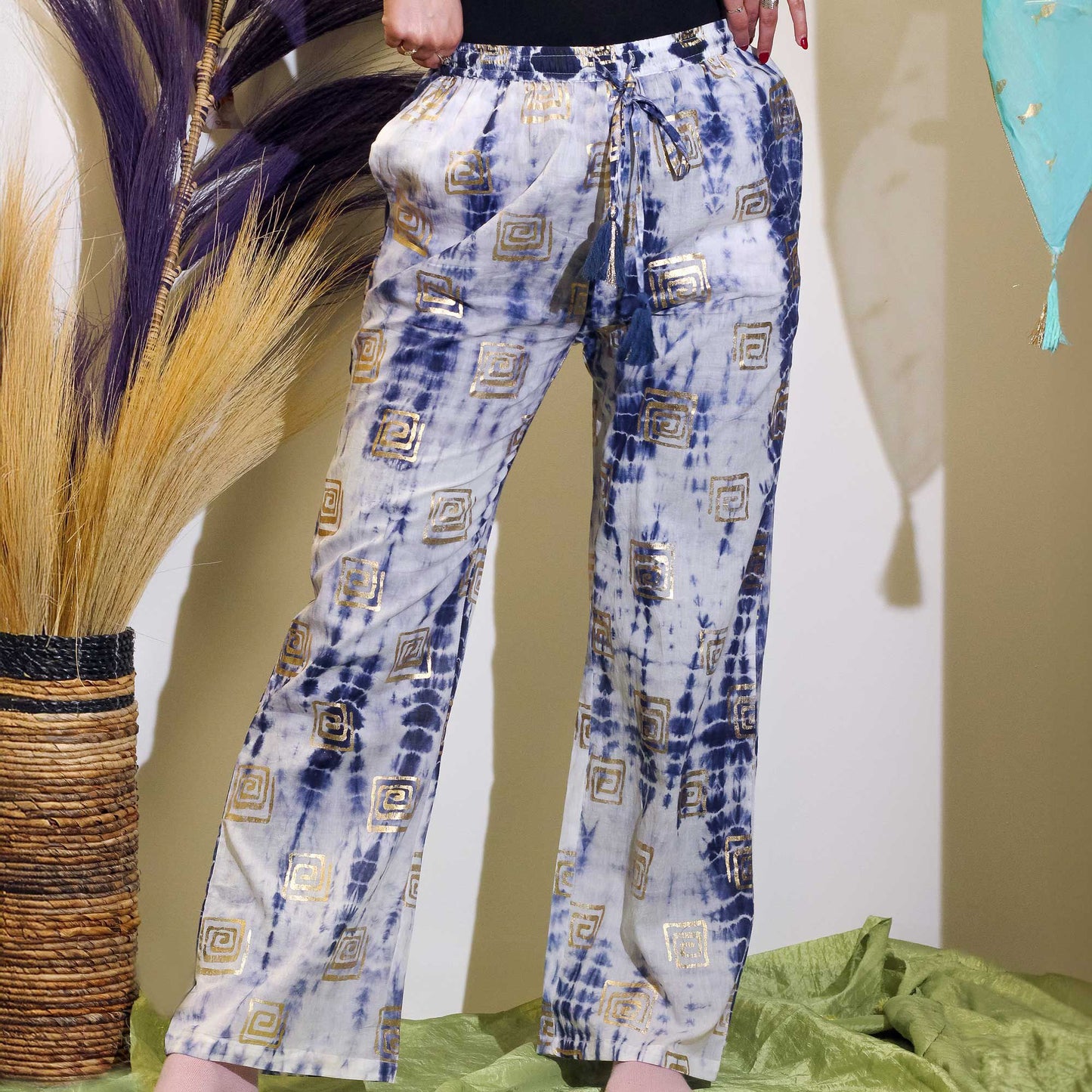 Mediterrane Loungehose - Handbemaltes Unikat in Gold und Blau