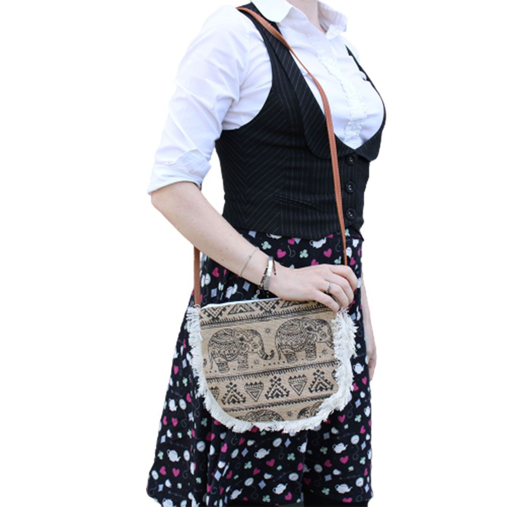 Jute-Fransentasche mit handgesticktem Elefanten-Motiv