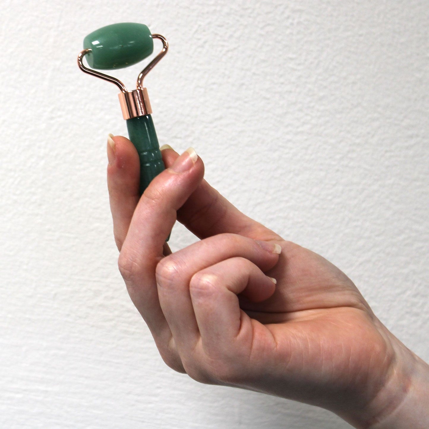 Mini Gesichtsroller aus Rosenquarz – Handliche Edelstein-Massage