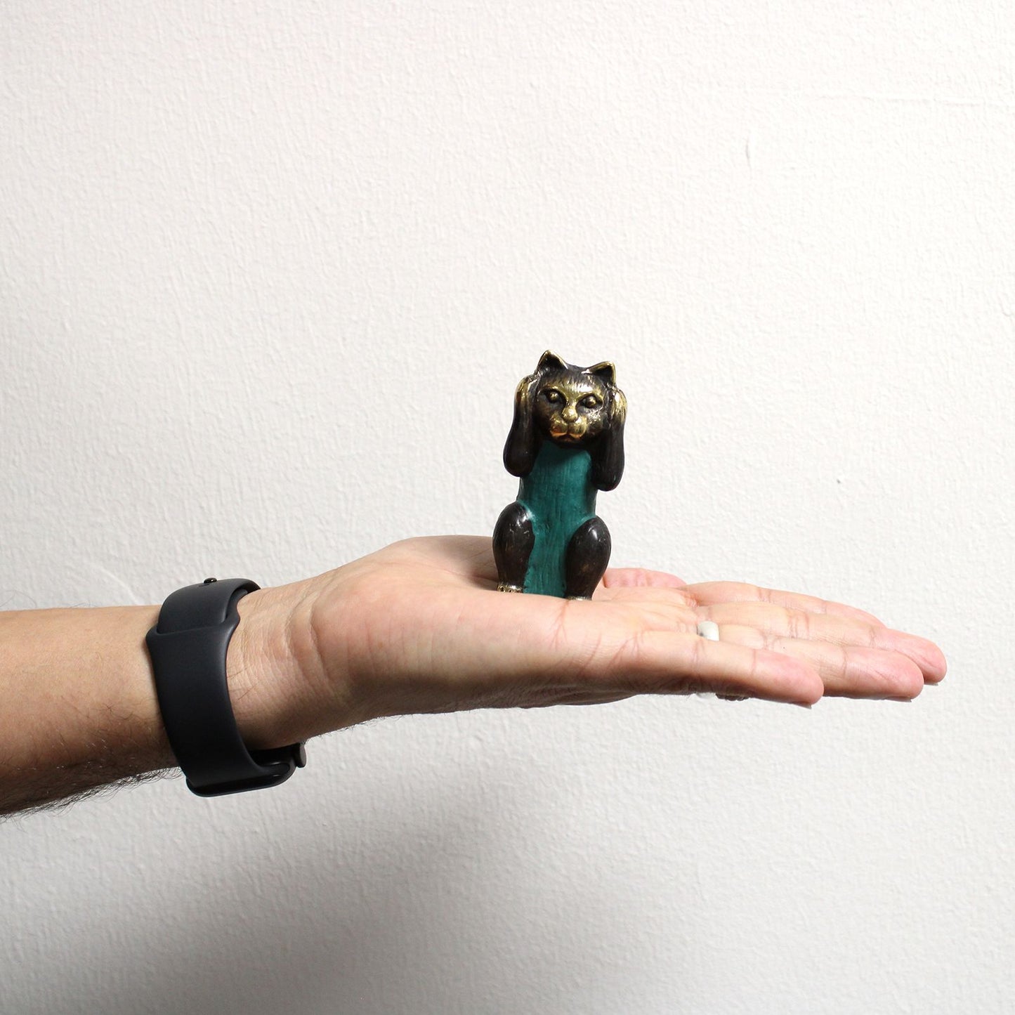 Drei Wächter aus Messing - Katzen-Skulpturen-Set für Harmonie