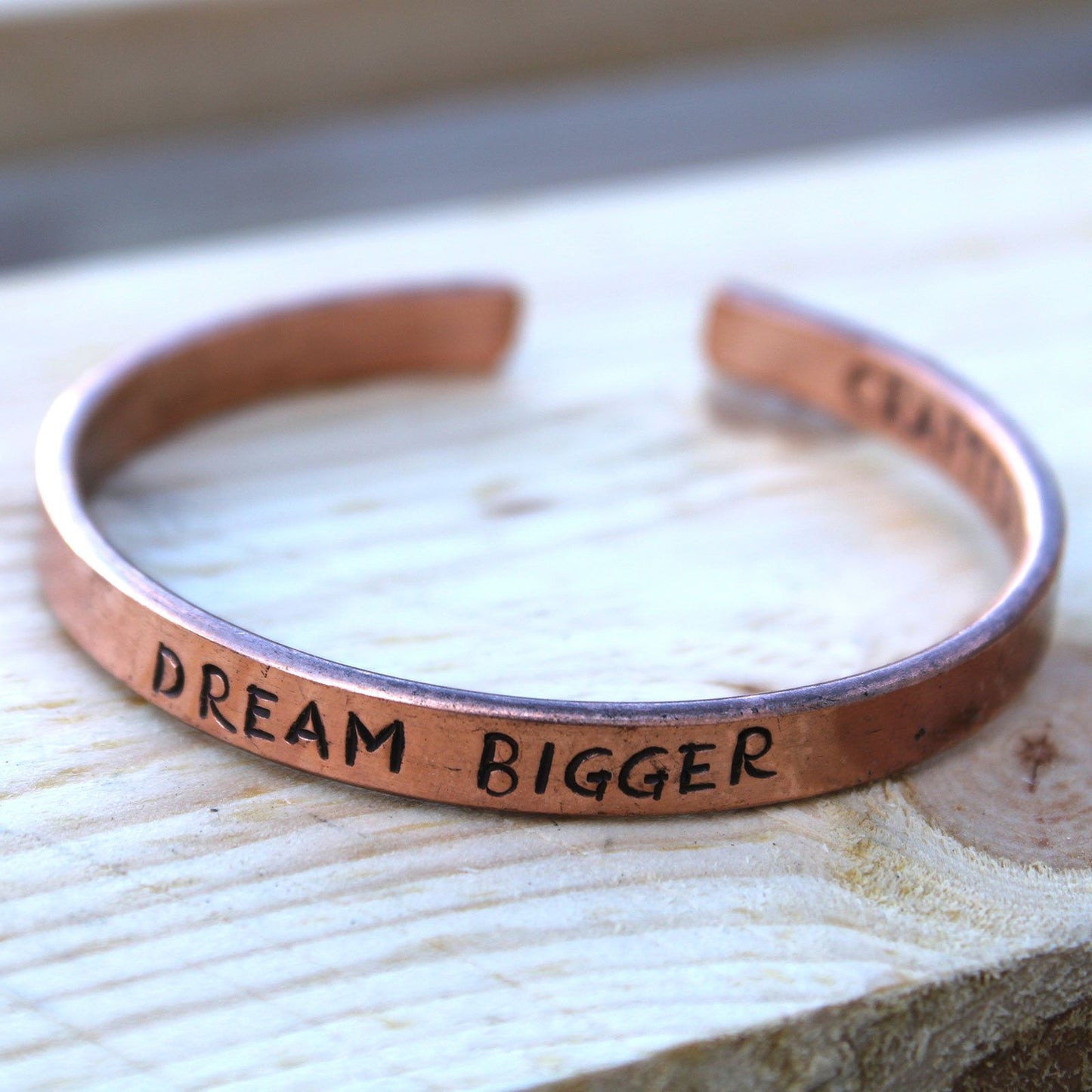 Kupfer Armband mit Motto-Gravur - 12 inspirierende Botschaften